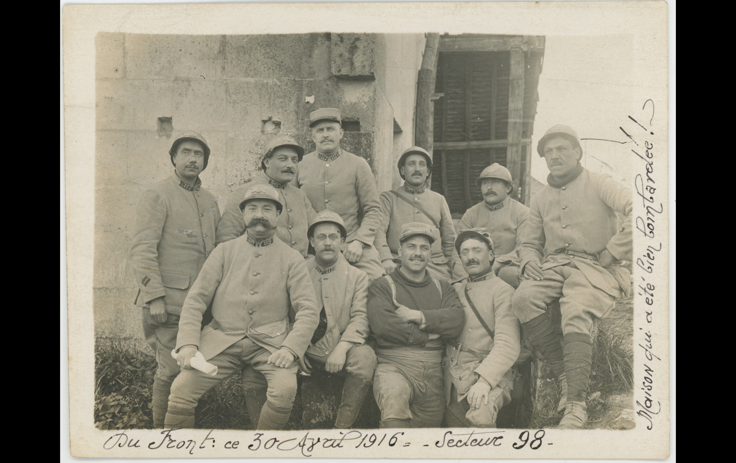 (16.75.2.A) Group photo of artillerymen of the 117th Heavy Artillery Regiment
Date: April 1916
Location: ?
Unit: 117th Heavy Artillery Regiment
Author: Antoine Paul Honoré Vincent BOSIO
Present in the photo: 
1. Antoine Paul Honoré Vincent BOSIO (Mle