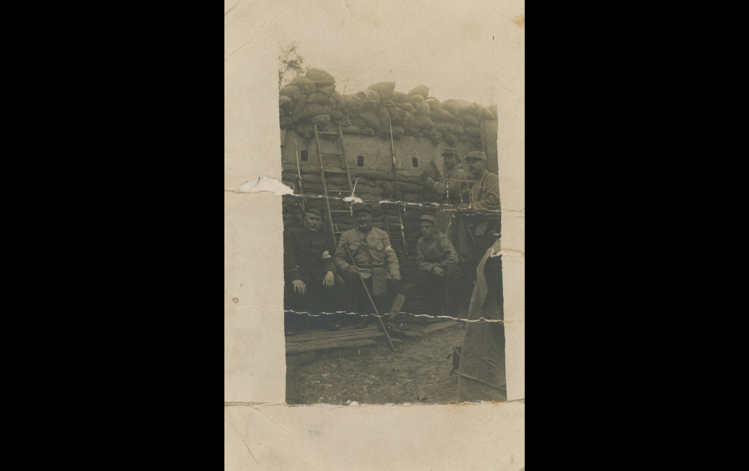 (15.63.A) Group photo of infantrymen of the 37th Infantry Regiment in a trench
Date: c.1915
Location: ?
Unit: 37th Infantry Regiment
Author: ?
Present in the photo: ?