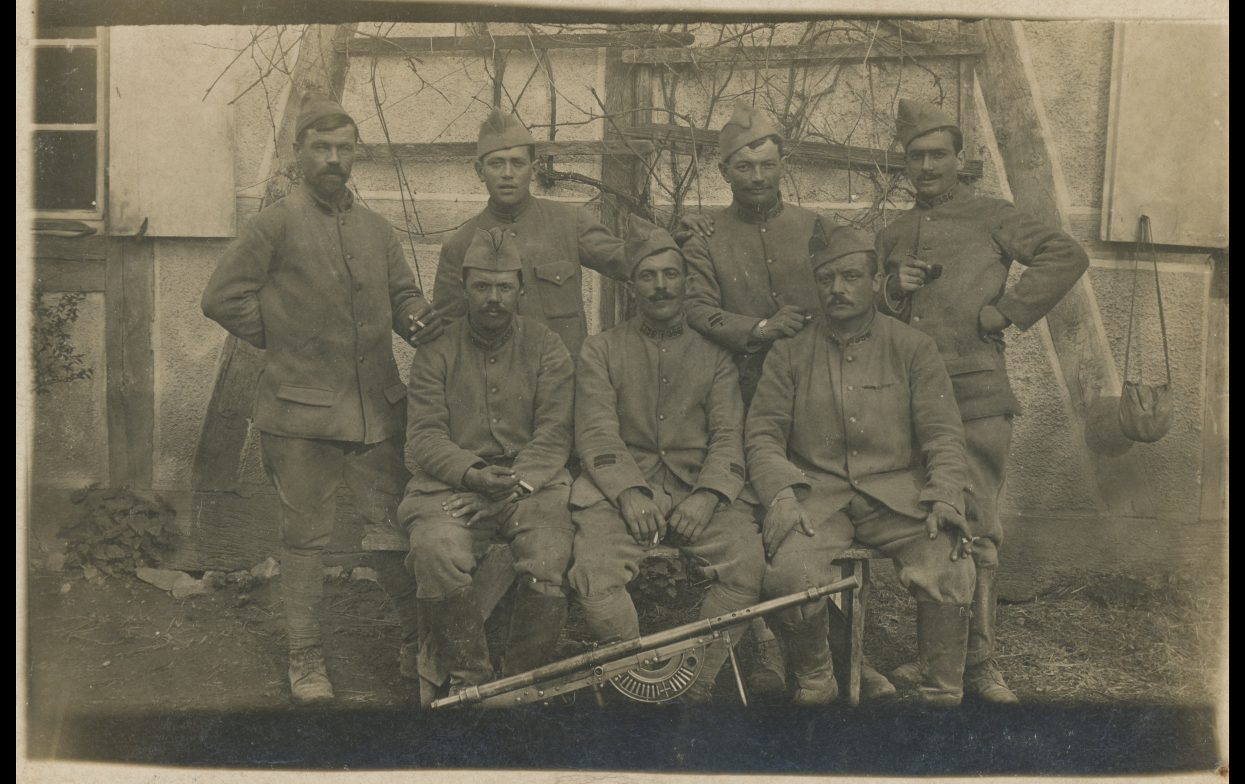 (POW.13.A) Group photo of French soldiers and a Chauchat machine gun
Date: c.1917 - 1919
Location: ?
Unit: 356th Infantry Regiment 
Author: ?
Present in the photo: ?