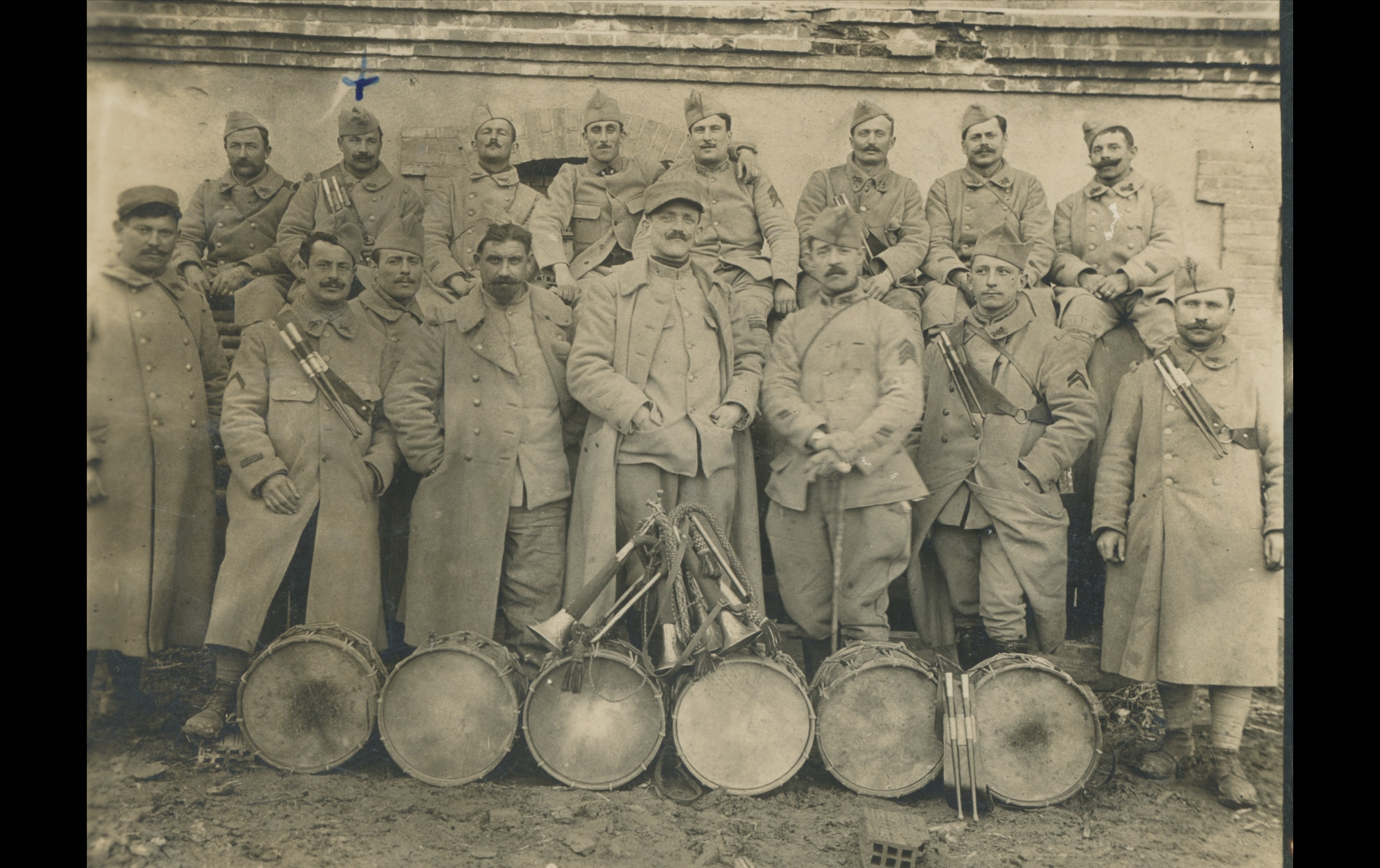 (17.8.A) Group photo of musicians of the 369th Infantry Regiment
Date: c.1917 - 1918
Location: ?
Unit: 369th Infantry Regiment
Author: Auguste Henri MERCIER
Present in the photo: 
1. Auguste Henri MERCIER (Mle 4196)
FM:  tinyurl.com/pmnh8ktu 