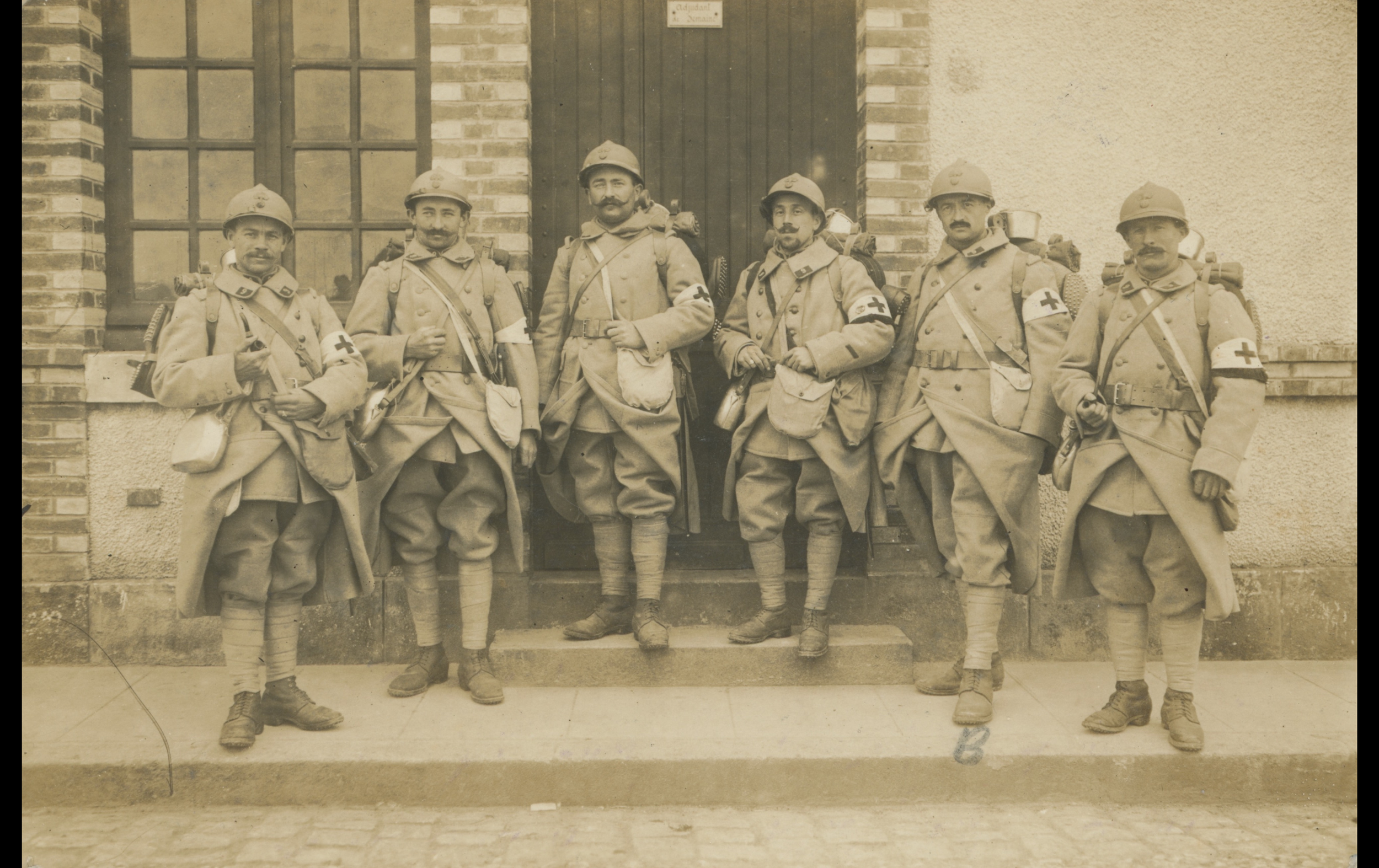 (17.19.A) Group photo of medics of the 9th Section of Military Nurses
Date: January 29th 1917
Location: Châteauroux, France (36)
Unit: 9th Section of Military Nurses
Author: Jules Anatole Fernand BOURSAULT
Present in the photo: 
1. Jules Anatole Fern