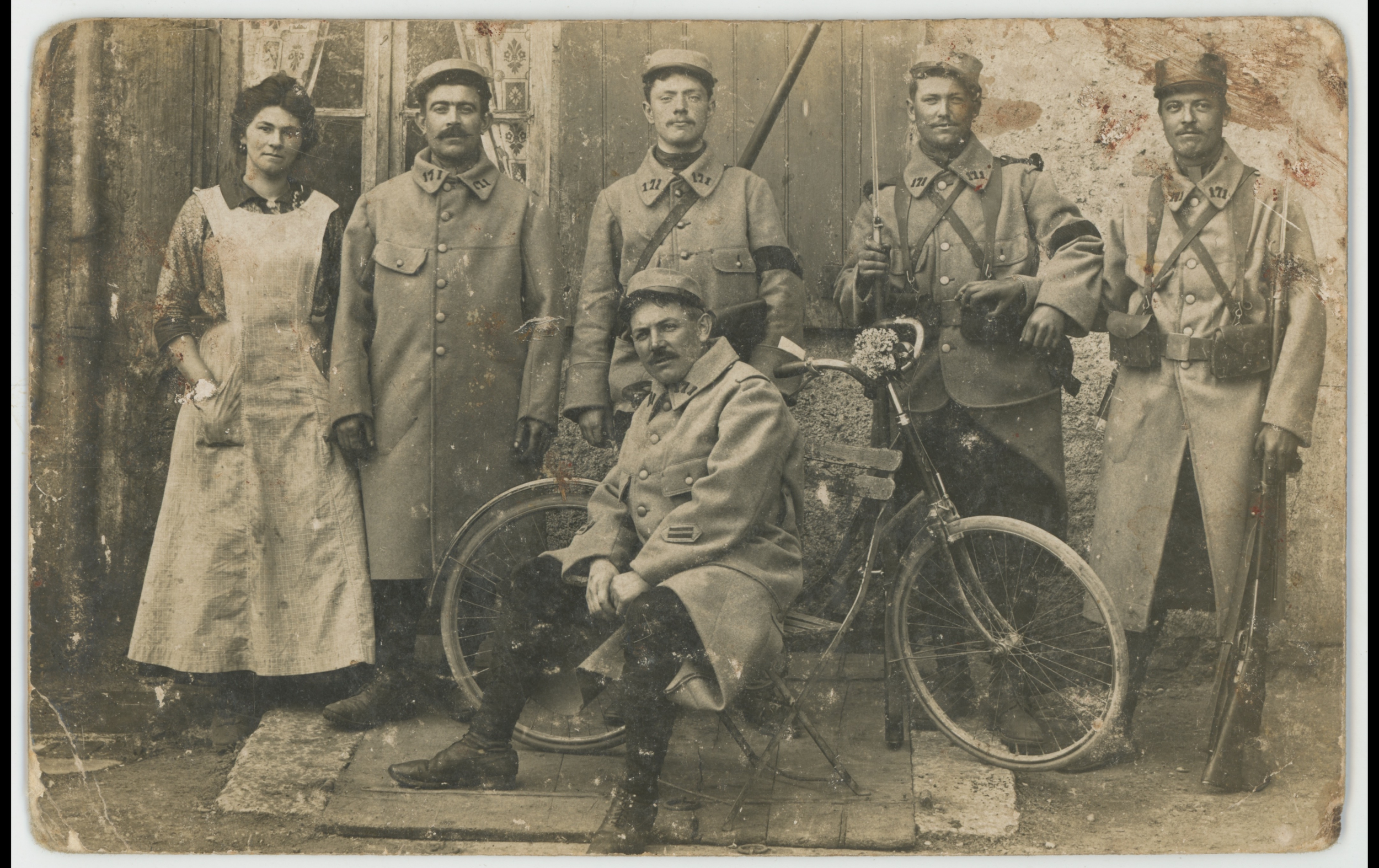 (15.38.A) Group photo of infantrymen of the 171st Infantry Regiment
Date: June 21st 1915
Location: Blainville-sur-l'Eau, France (54)
Unit: 171st Infantry Regiment
Author: Louis Albert D'AMATO
Present in the photo: 
1. Louis Albert D'AMATO (Mle 2500) 