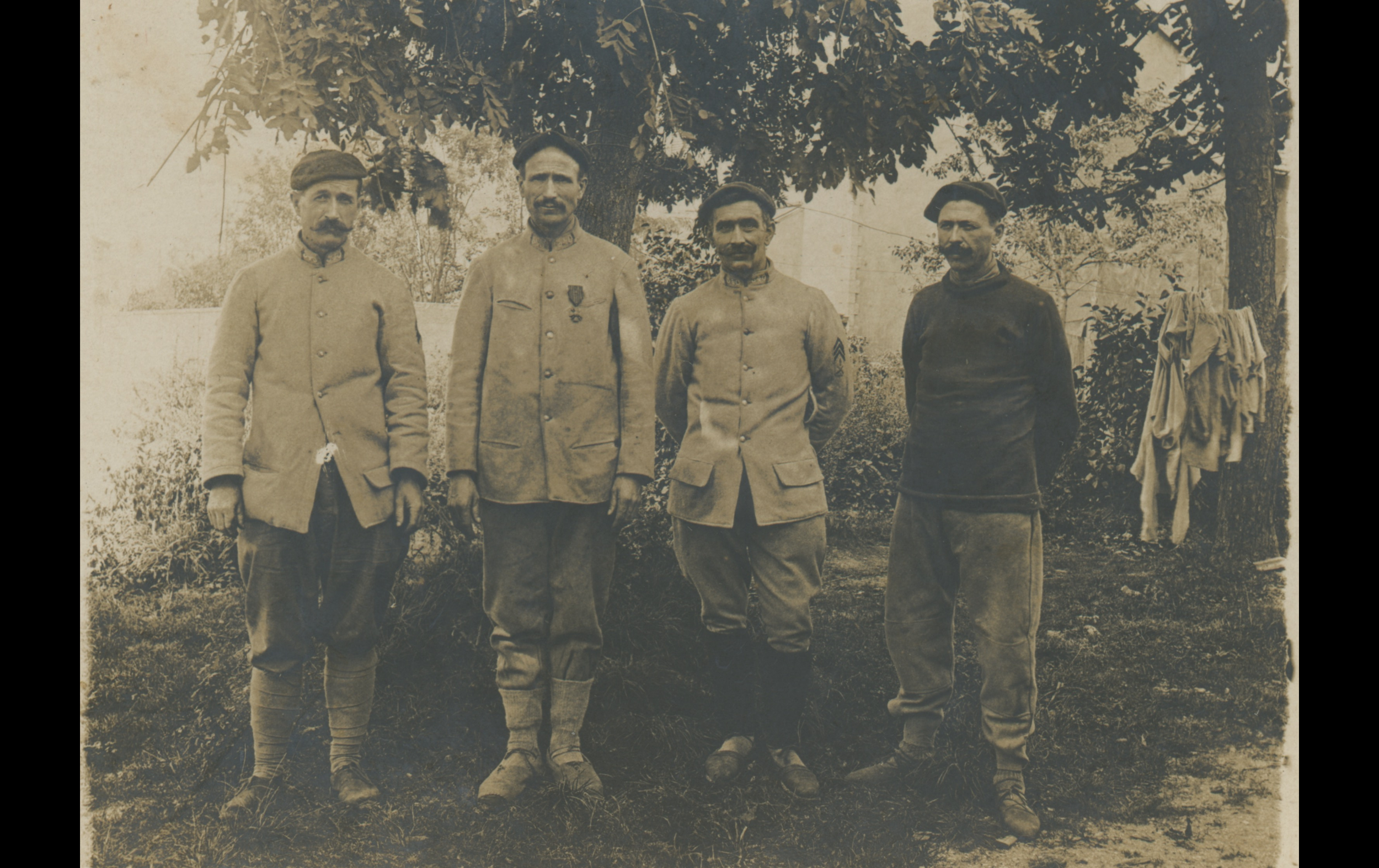 (17.10.A) Group photo of infantrymen of the 340th Territorial Infantry Regiment
Date: September 10th 1917
Location: Verdun, France (55) [JMO]
Unit: 340th Territorial Infantry Regiment
Author: Barthélémy DUPOUY
Present in the photo: 
1. Barthélémy DUP