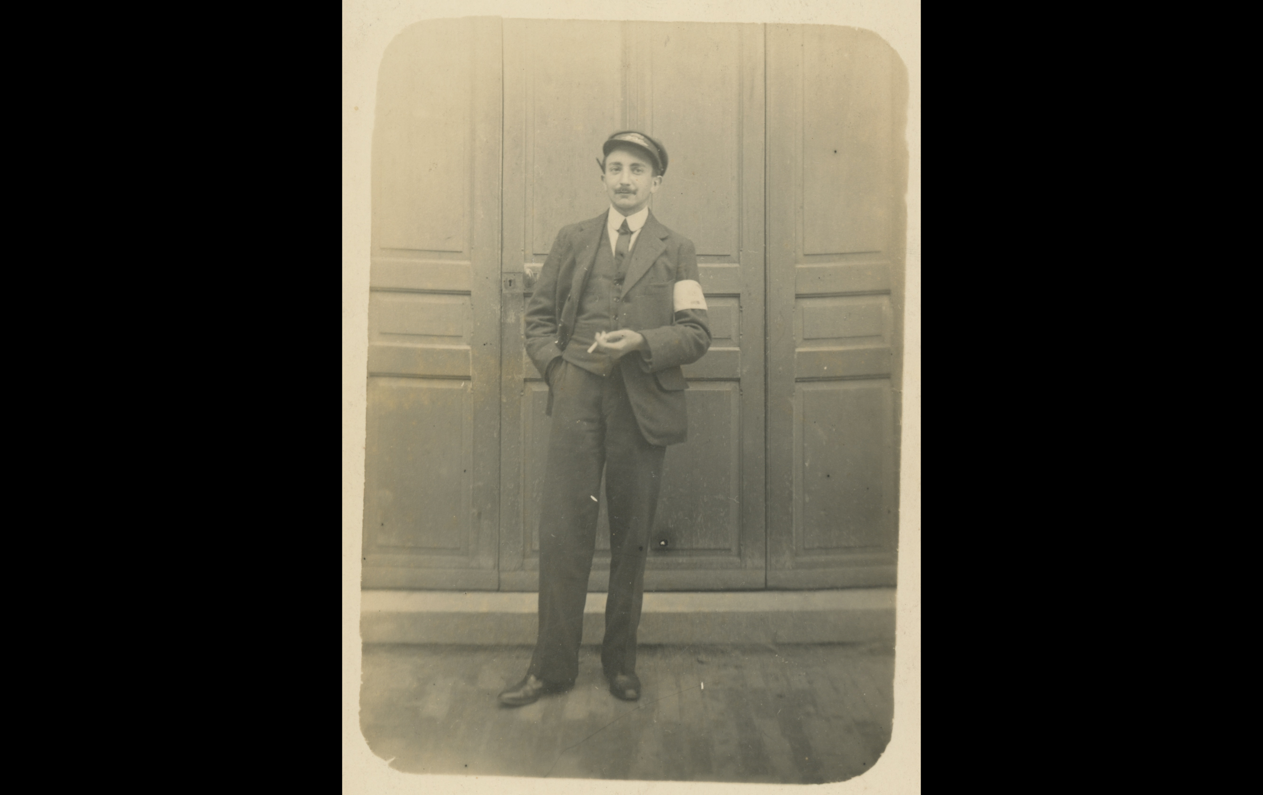 (16.18.A) Portrait of artilleryman Pierre Ernest Antoine GALIANI
Date: August 1916
Location: ?
Unit: 102nd Heavy Artillery Regiment
Author: Pierre Ernest Antoine GALIANI
Present in the photo: 
1. Pierre Ernest Antoine GALIANI (Mle 490)
FM:  tinyurl.c