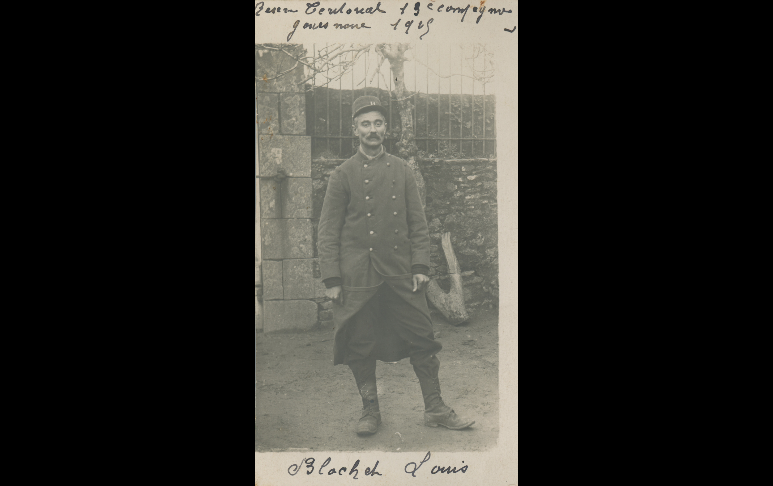 (15.33.A) Portrait of infantryman Louis Désiré BLOCHET
Date: 1915
Location: ?
Unit: 11th Territorial Infantry Regiment
Author: Louis Désiré BLOCHET
Present in the photo: 
1. Louis Désiré BLOCHET (Mle 899)
FM:  tinyurl.com/49xvp9xv 