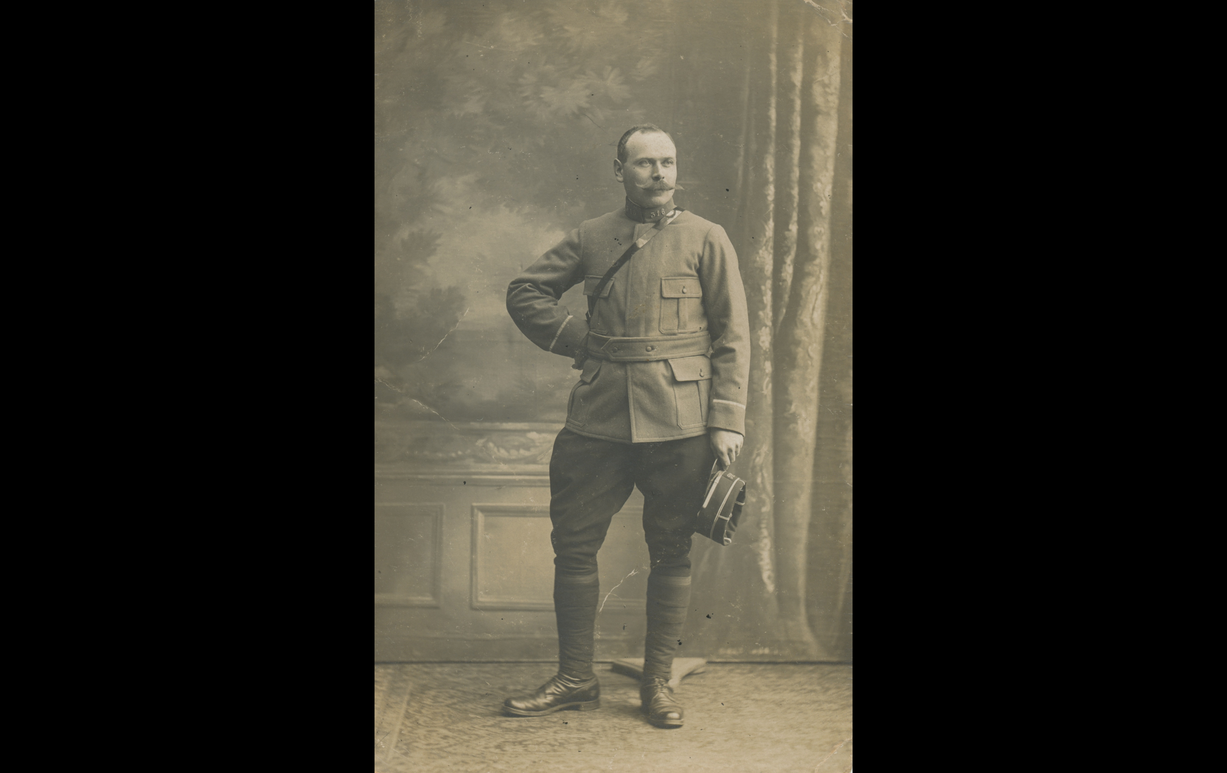 (15.64.A) Portrait of infantryman Jean Baptiste GREMILLARD
Date: February 11th 1915
Location: Studio
Unit: 316th Infantry Regiment
Author: Jean Baptiste GREMILLARD
Present in the photo:
1. Jean Baptiste GREMILLARD (Mle 1088) MPLF 20.7.1916 ✝
FM:  tin