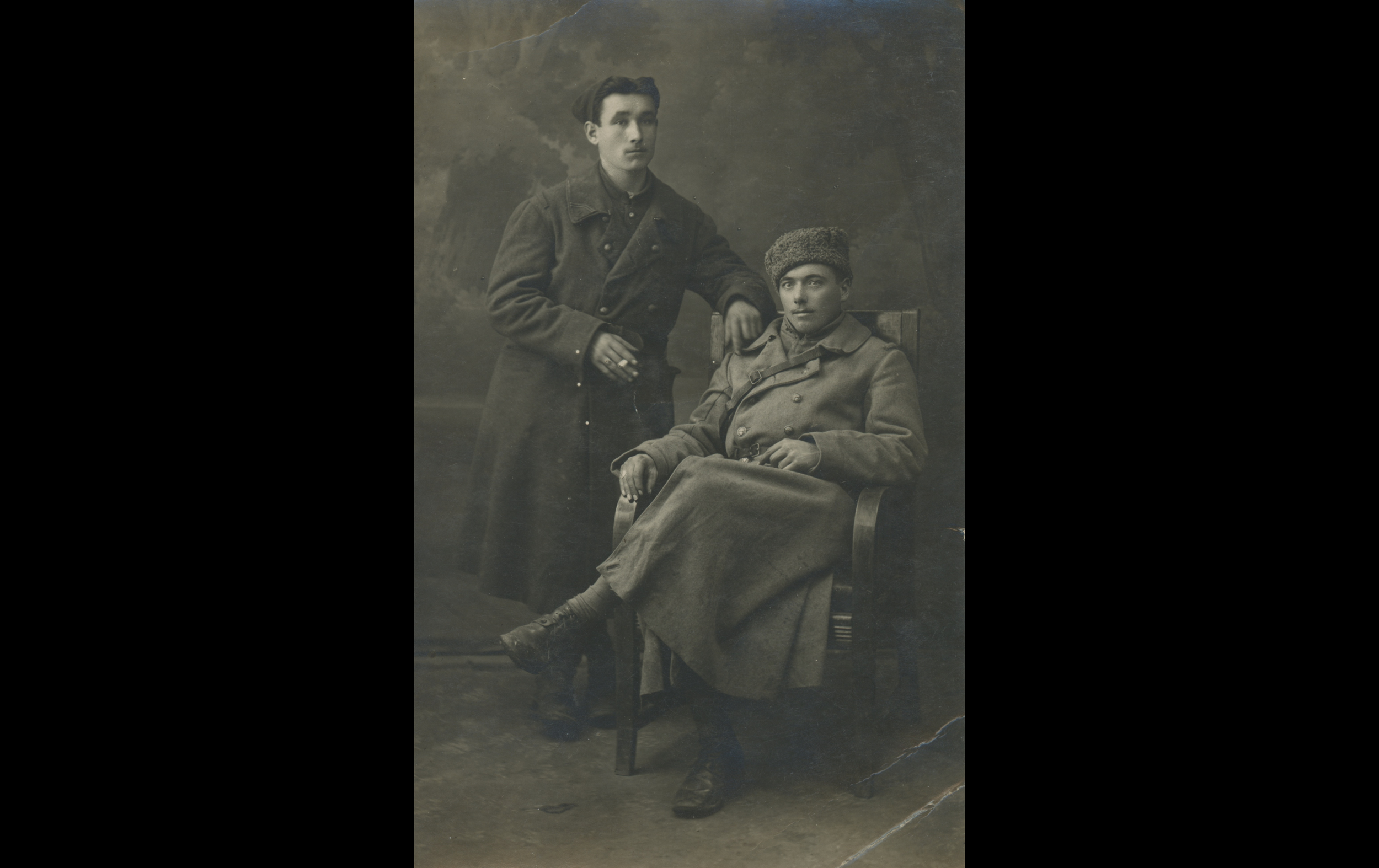 (17.27.A) Portrait of two soldiers in a Romanian studio
Date: c.1916 - 1917
Location: Studio (Bucharest, Romania)
Unit: 2nd bis Zouaves Regiment / ?
Author: ?
Present in the photo: ?
