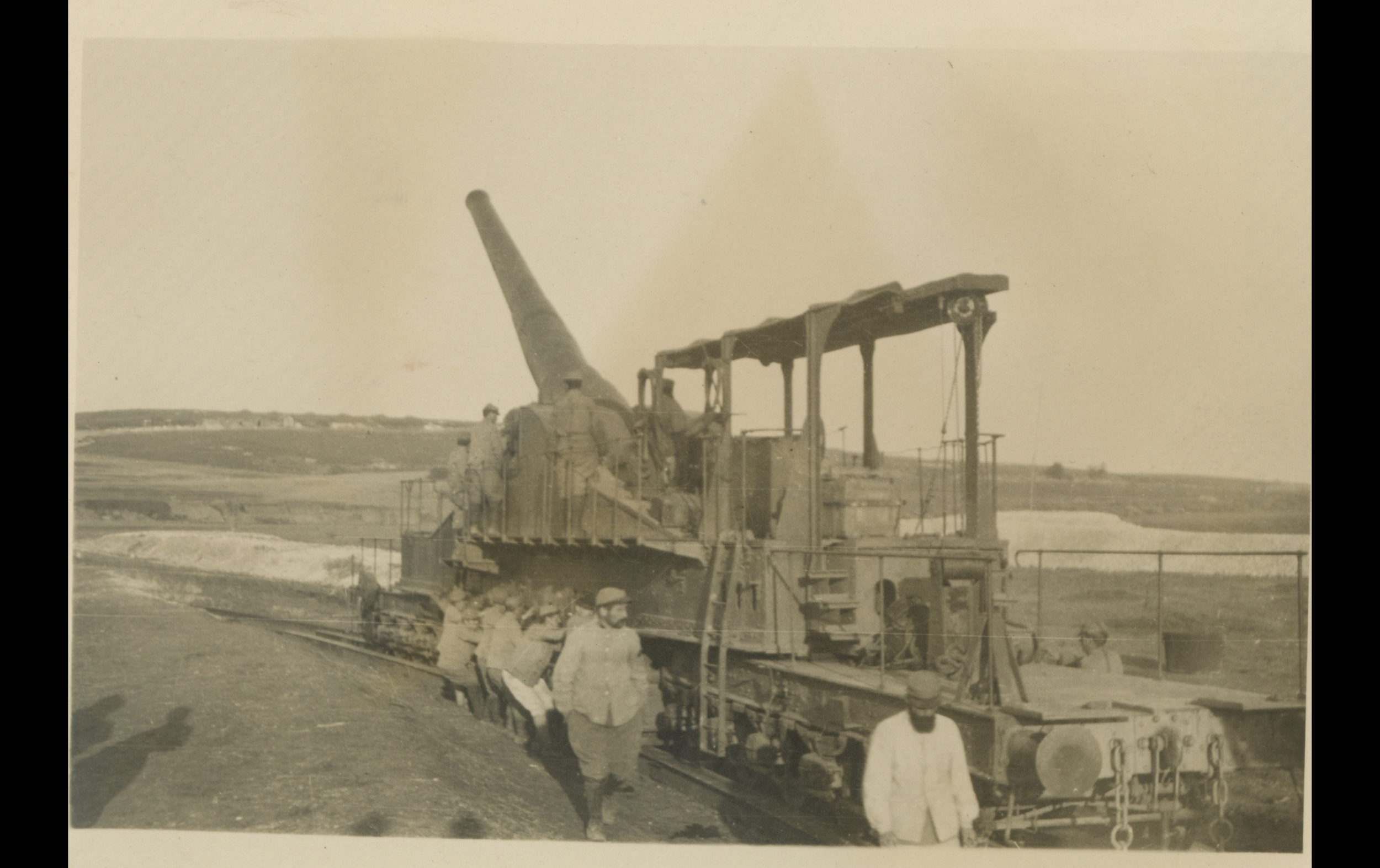 (16.27.1.A) Photo of 274mm railway heavy artillery cannon
Date: October 24th 1916
Location: Bray, France (27)
Unit: ?
Author: ? 
Present in the photo: ?