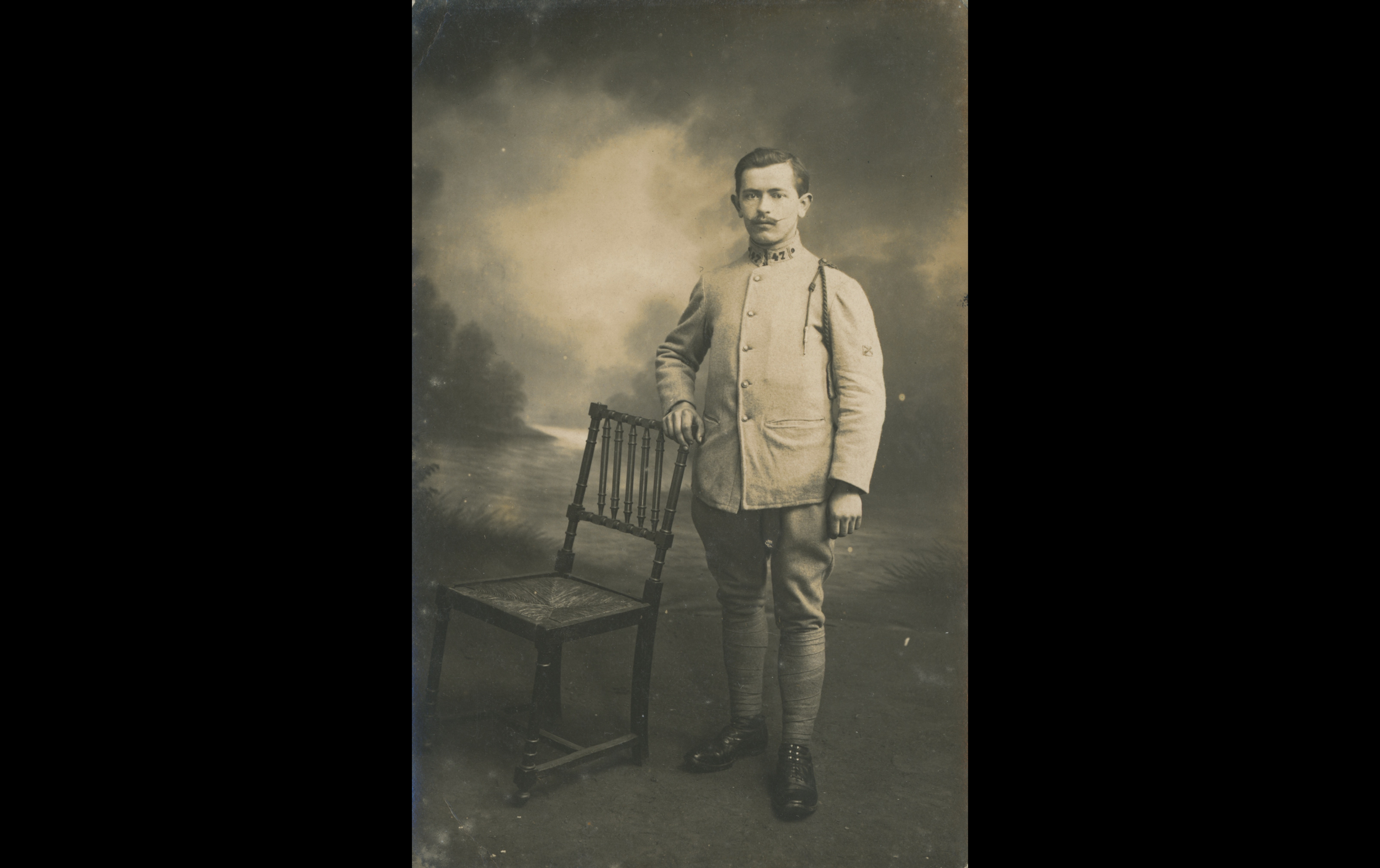 (18.27.A) Portrait of an infantryman of the 47th Infantry Regiment
Date: c.1918
Location: Studio
Unit: 47th Infantry Regiment
Author: ?
Present in the photo: ?