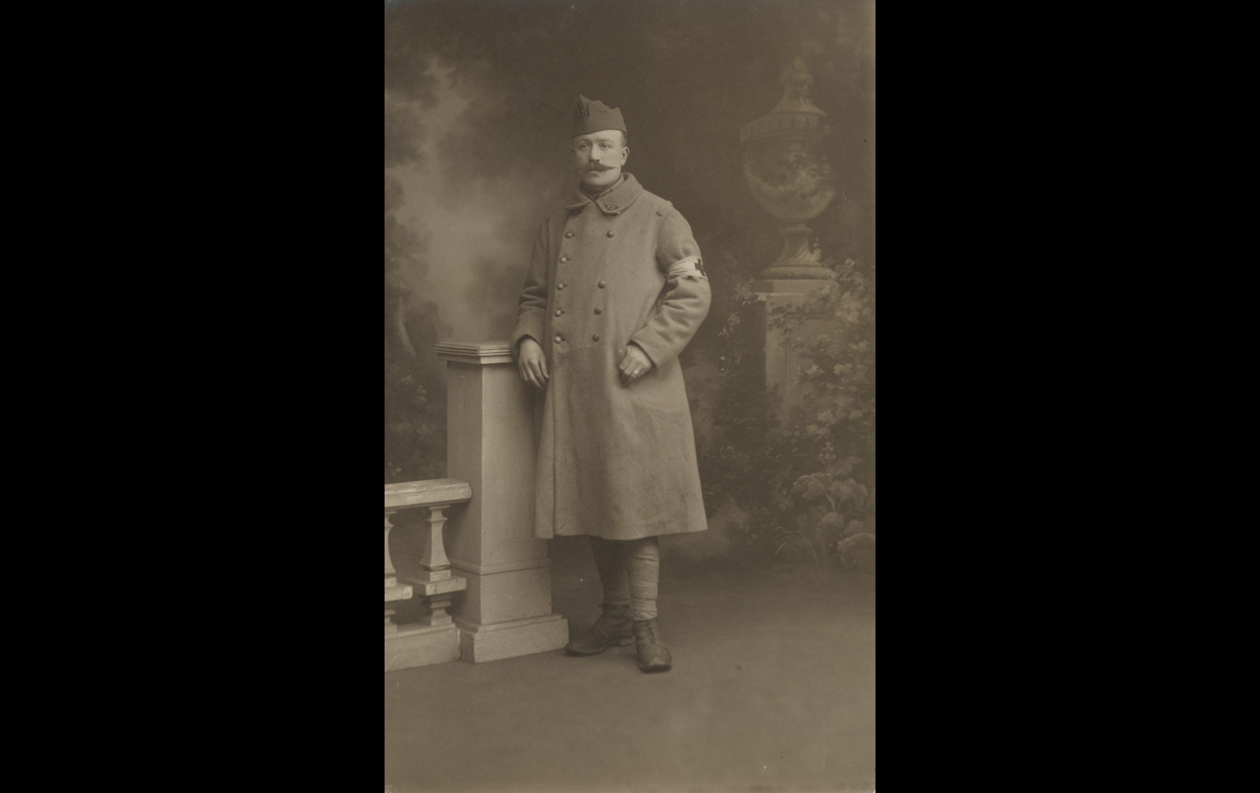 (17.21.A) Portrait of artilleryman Elie Jean Baptiste NICOLAY
Date: March 1917
Location: Studio
Unit: 13th Artillery Regiment
Author: Elie Jean Baptiste NICOLAY
Present in the photo: 
1. Elie Jean Baptiste NICOLAY (Mle 3122)
FM:  tinyurl.com/4mayfwt9