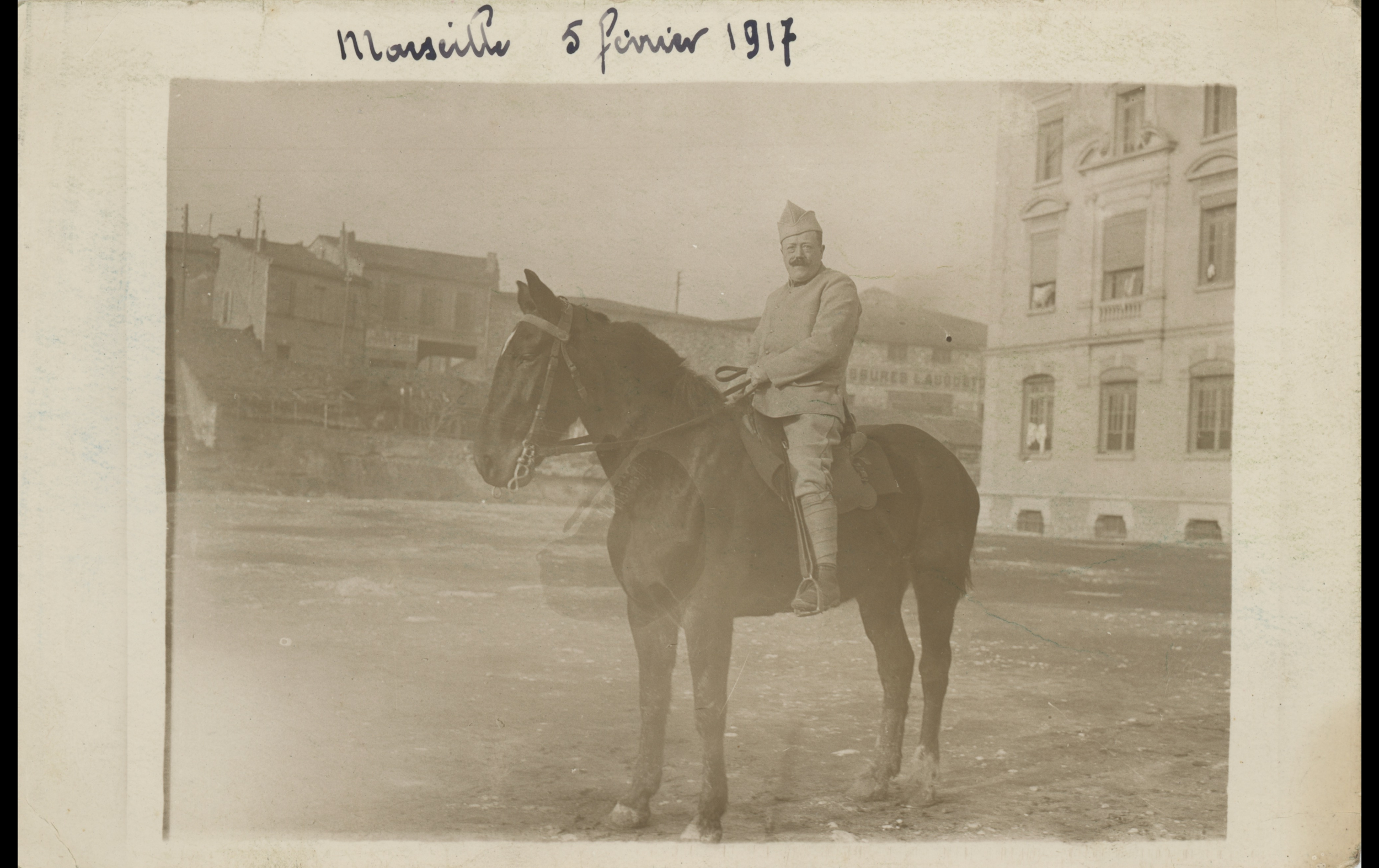 (17.33.A) Portrait of engineer Pierre François Marie SIGNOUD
Date: February 6th 1917
Location: Marseille, France (13)
Unit: 8th Génie Regiment
Author: Pierre François Marie SIGNOUD
Present in the photo: 
1. Pierre François Marie SIGNOUD (Mle 423) MPL