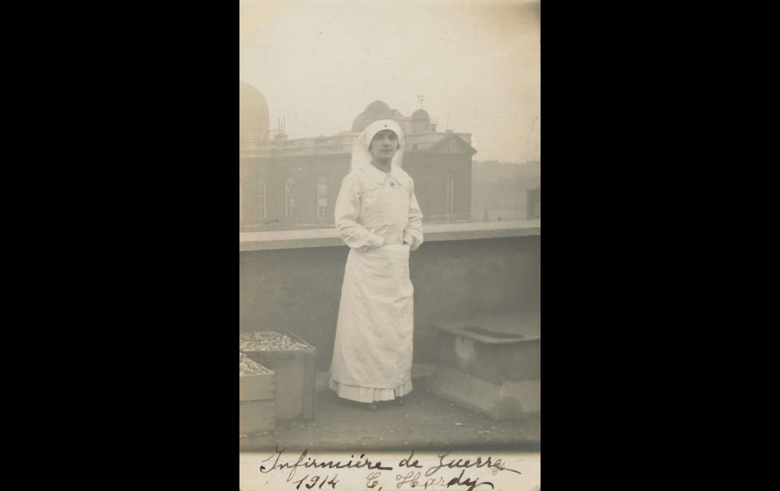 (14.8.A) Portrait of nurse Céline Jeannette HARDY
Date: c.October 1914
Location: ?
Unit: Nurse
Author: Céline Jeannette HARDY
Present in the photo:
1. Céline Jeannette HARDY