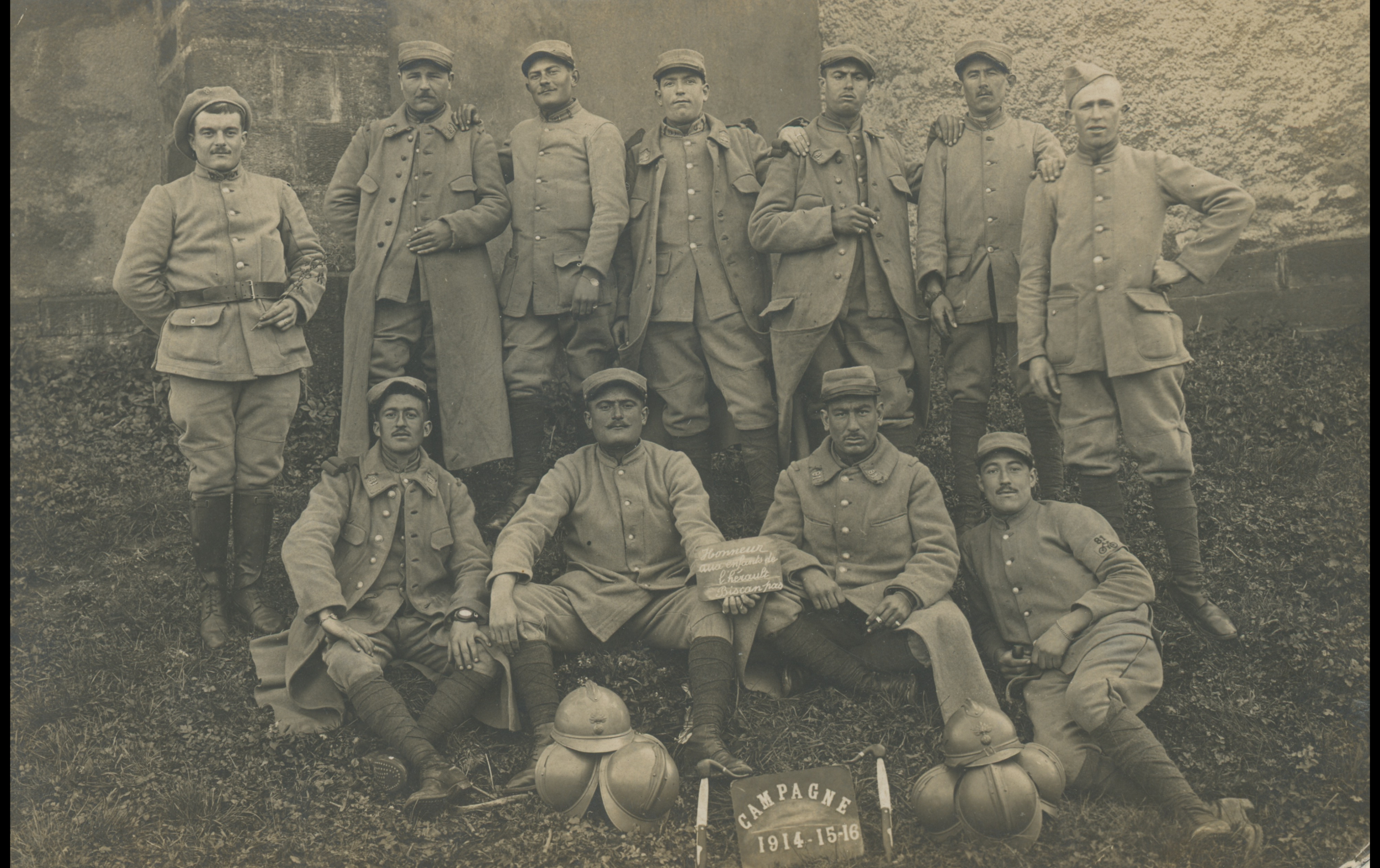 (16.61.A) Group photo of infantrymen of the 81st Infantry Regiment
Date: 1916
Location: ?
Unit: 81st Infantry Regiment
Author: ?
Present in the photo: ?