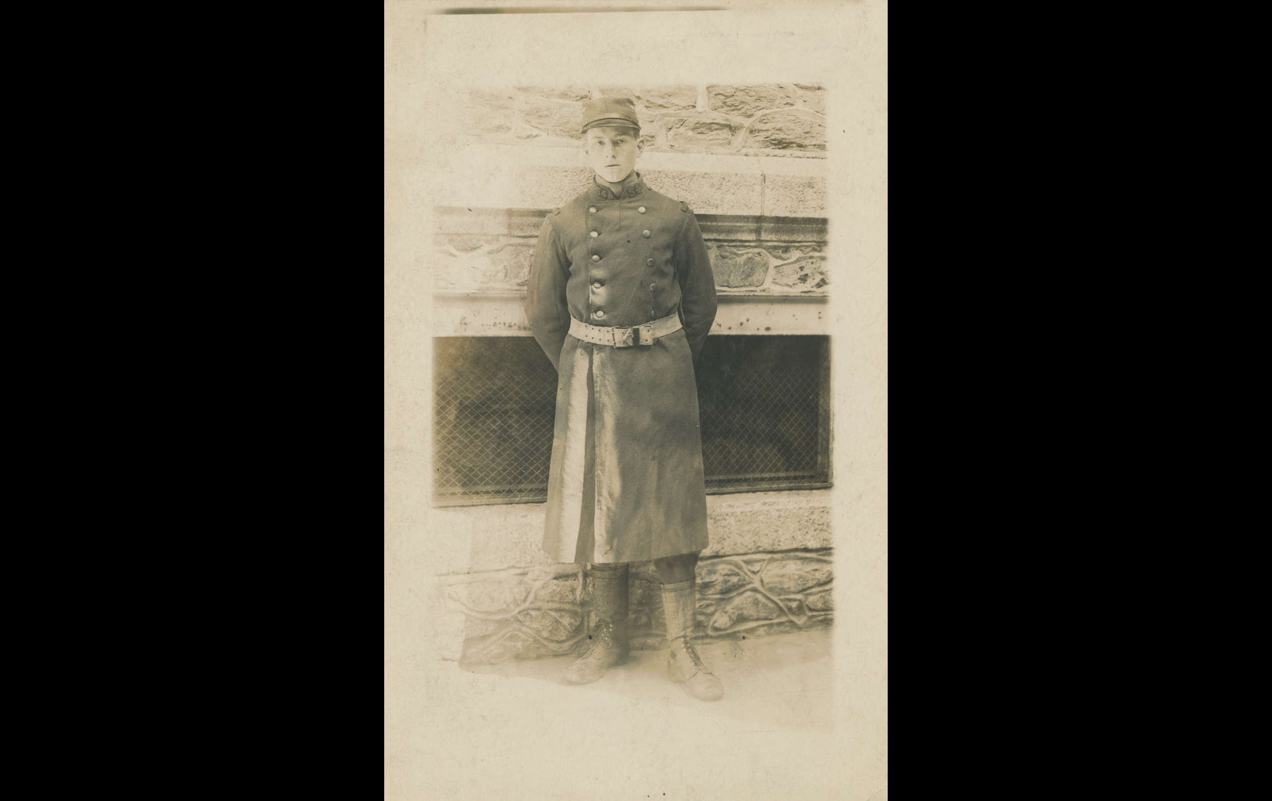 (17.34.A) Portrait of infantryman André Maurice Raphaël POIRÉ
Date: April 1917
Location: ?
Unit: 54th Infantry Regiment
Author: ?
Present in the photo: 
1. André Maurice Raphaël POIRÉ (Mle 567)
FM:  tinyurl.com/ykvp87s9 