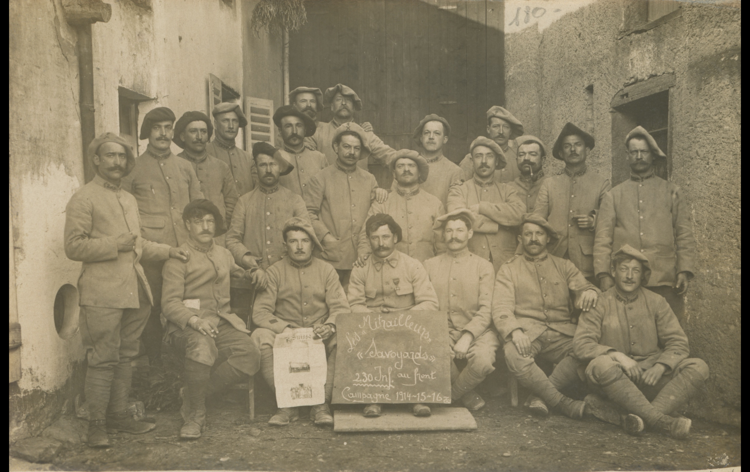(16.49.A) Group photo of machine gunners of the 230th Infantry Regiment at the front
Date: April 2nd 1916
Location: Verdun, France (55) [JMO]
Unit: 230th Infantry Regiment
Author: Jules MOSSAZ
Present in the photo: 
1. Jules MOSSAZ (Mle 1171)
FM:  ti
