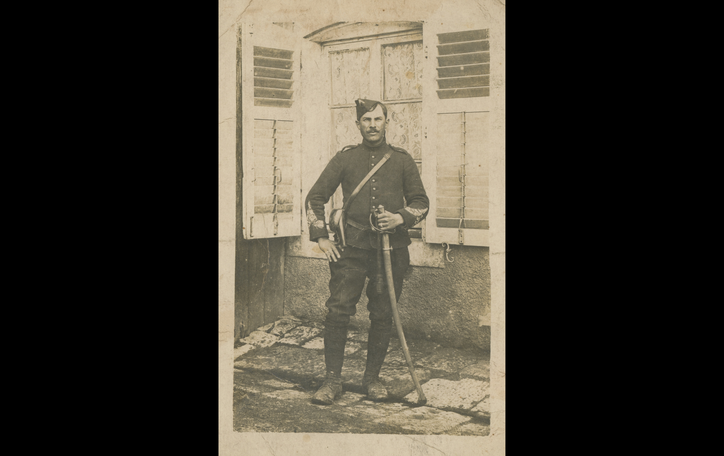 (15.41.A) Portrait of artilleryman Joseph Hilarion ABIGNON
Date: 1915
Location: ?
Unit: 14th Artillery Regiment
Author: Joseph Hilarion ABIGNON
Present in the photo: 
1. Joseph Hilarion ABIGNON (Mle 1079)
FM:  tinyurl.com/ya22bfzn 