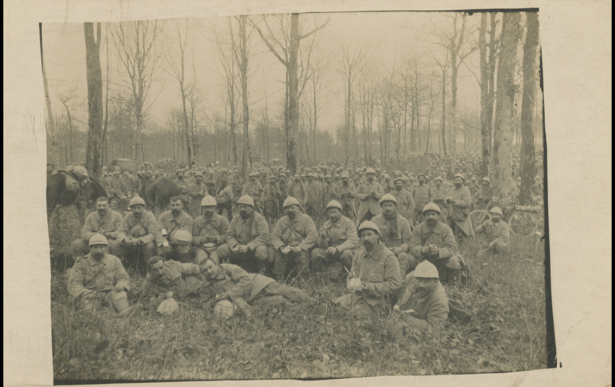 (16.58.A) Group photo of infantrymen in the woods
Date: May 19th 1916
Location: ?
Unit: Diverse regiments
Author: ?
Present in the photo: ?
