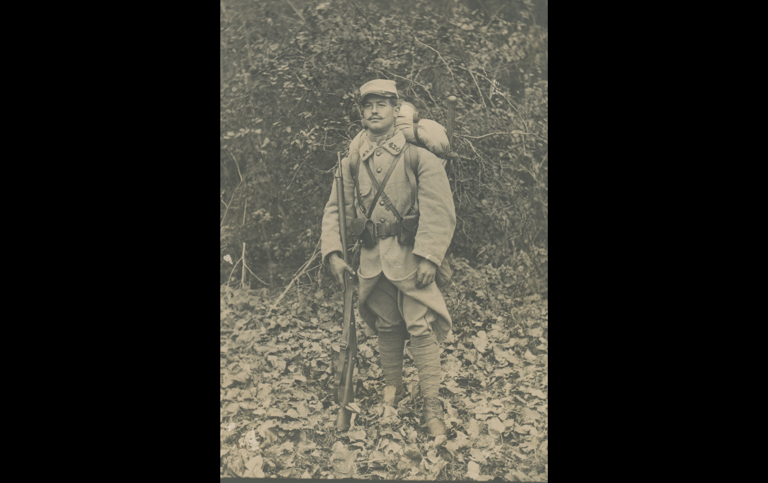 (15.32.A) Portrait of infantryman Lucien Henri LEJAULT
Date: c.1915
Location: ?
Unit: 420th Infantry Regiment
Author: Lucien Henri LEJAULT
Present in the photo: 
1. Lucien Henri LEJAULT (Mle 478)
FM:  tinyurl.com/27szffzv 