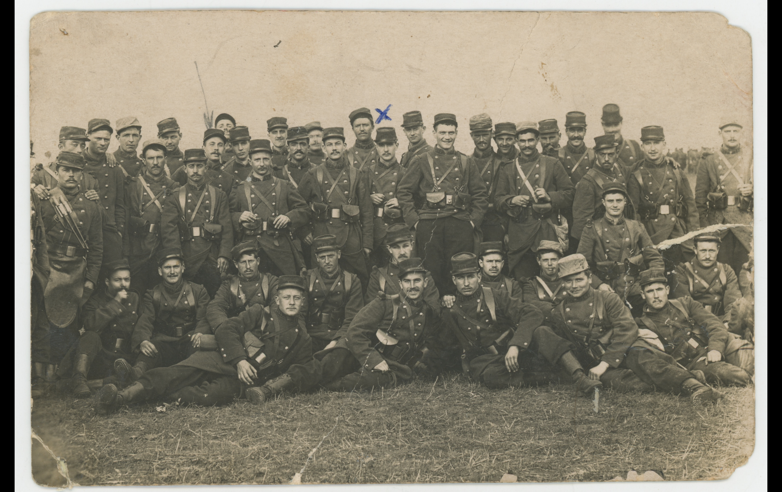 (14.12.A) Group photo of infantrymen of the 161st Infantry Regiment
Date: c.1912 - 1914
Location: Saint-Mihiel, France (55)
Unit: 161st Infantry Regiment
Author: ?
Present in the photo: ?
