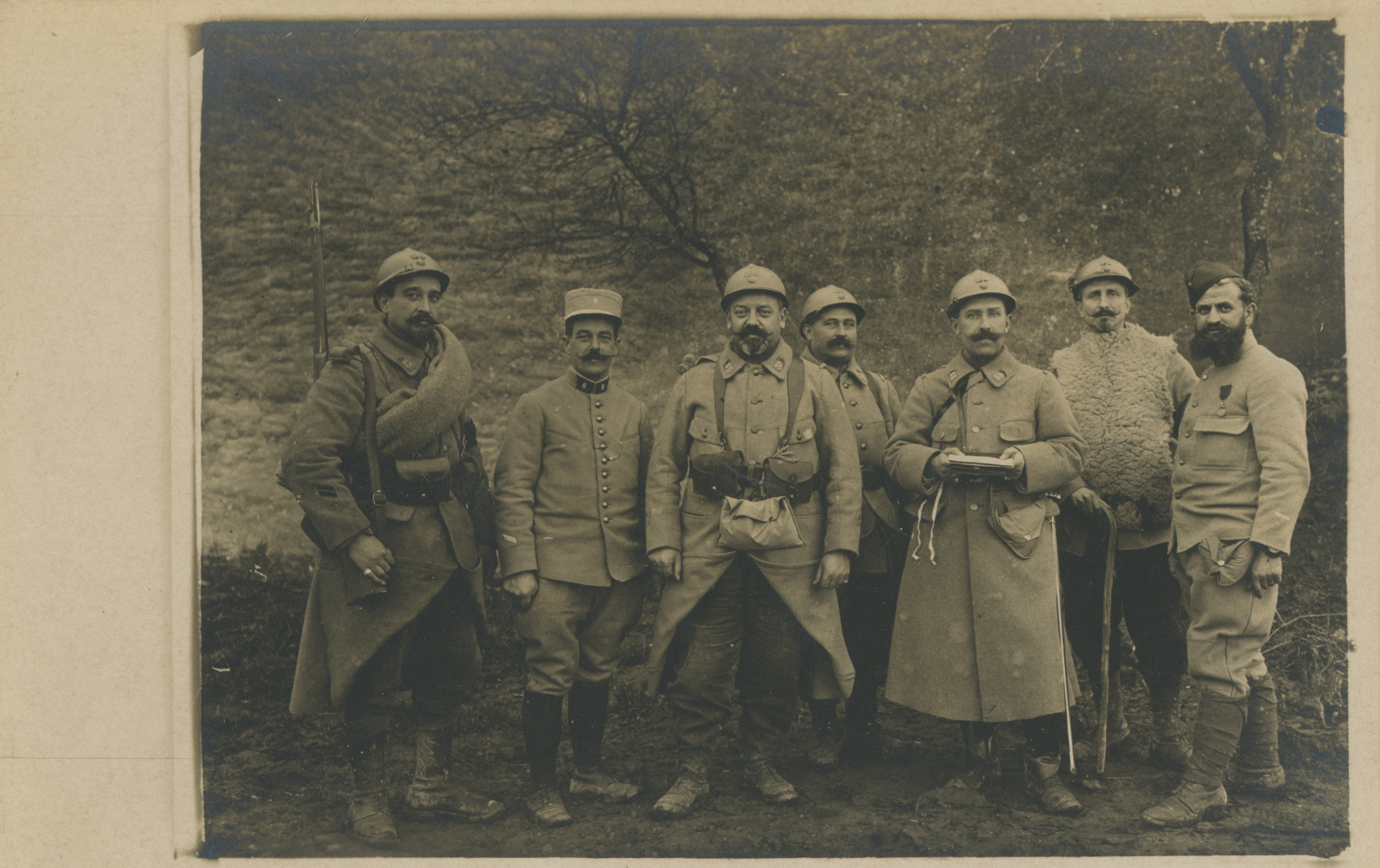 (15.71.A) Group photo of infantrymen of the 33rd Territorial Infantry Regiment
Date: c.1915
Location: ?
Unit: 33rd Territorial Infantry Regiment
Author: ?
Present in the photo: ?