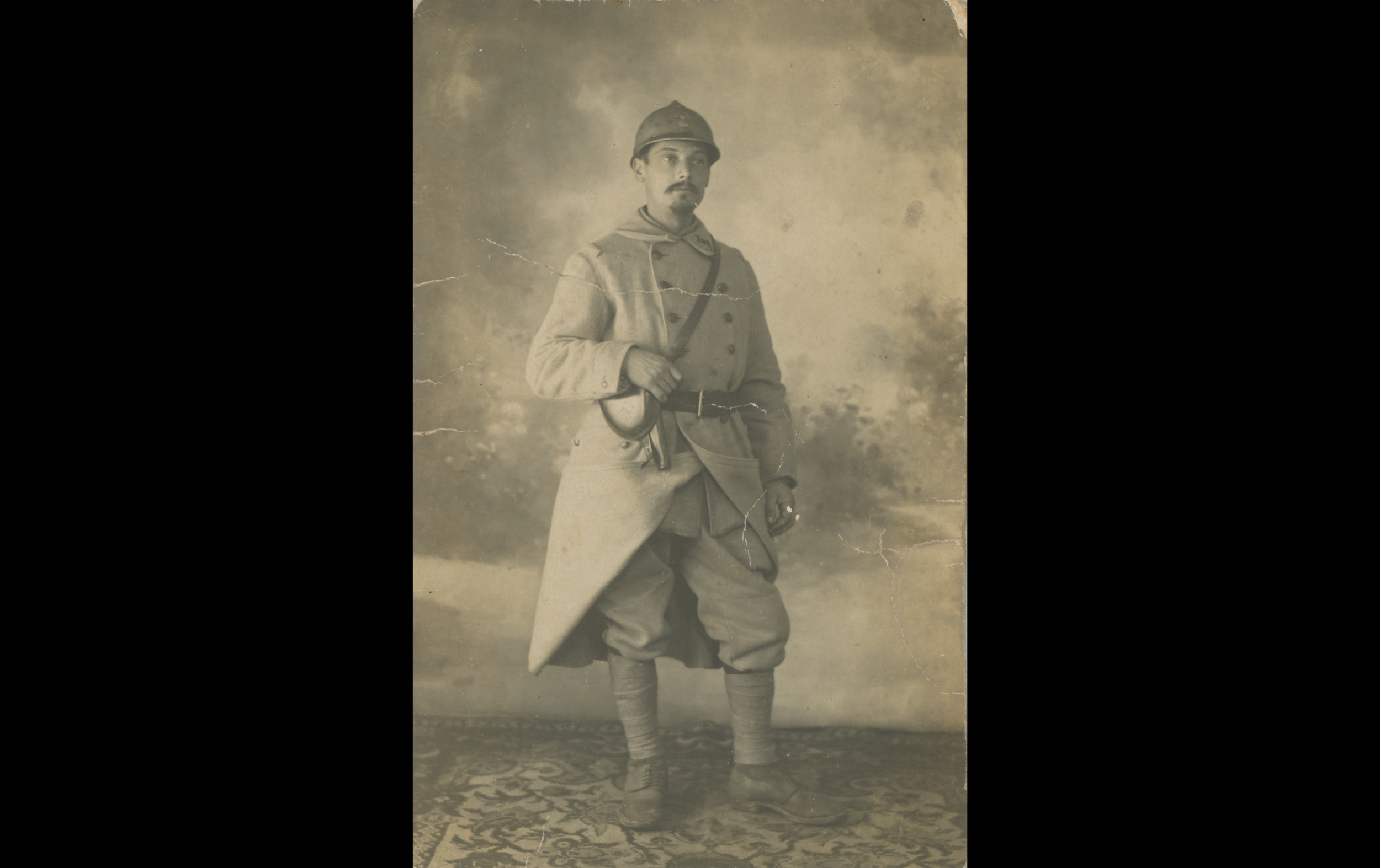 (17.9.1.A) Portrait of infantryman Philippe CLERMONTET
Date: c.1917
Location: Studio
Unit: 201st Infantry Regiment
Author: Philippe CLERMONTET
Present in the photo: 
1. Philippe CLERMONTET (Mle 1989) MPLF 22.10.1917 ✝
FM:  tinyurl.com/2txkye2j 