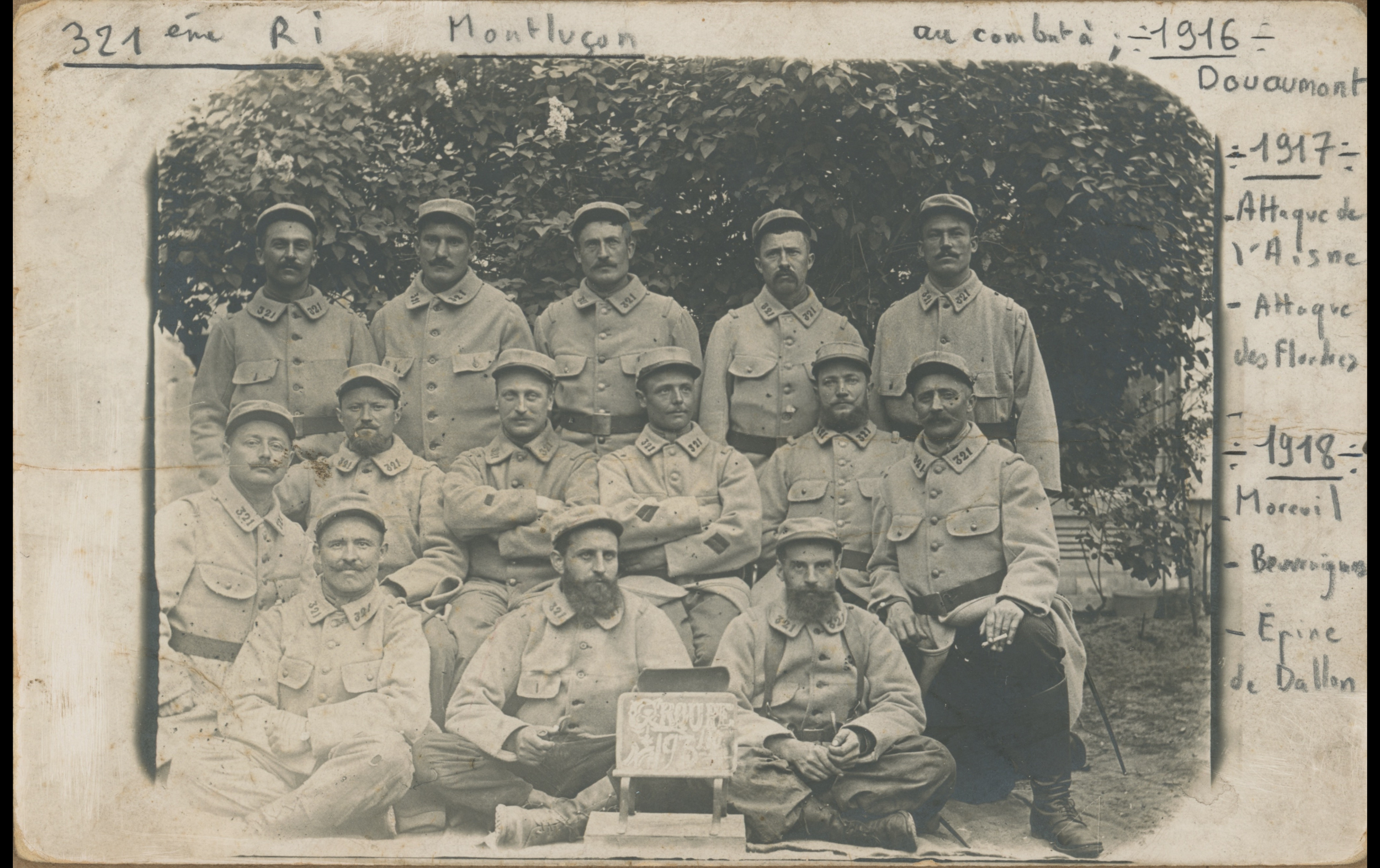 (15.35.A) Group photo of infantrymen of the 321st Infantry Regiment
Date: c.1915
Location: Montluçon, France (03)
Unit: 321st Infantry Regiment
Author: ?
Present in the photo: ?