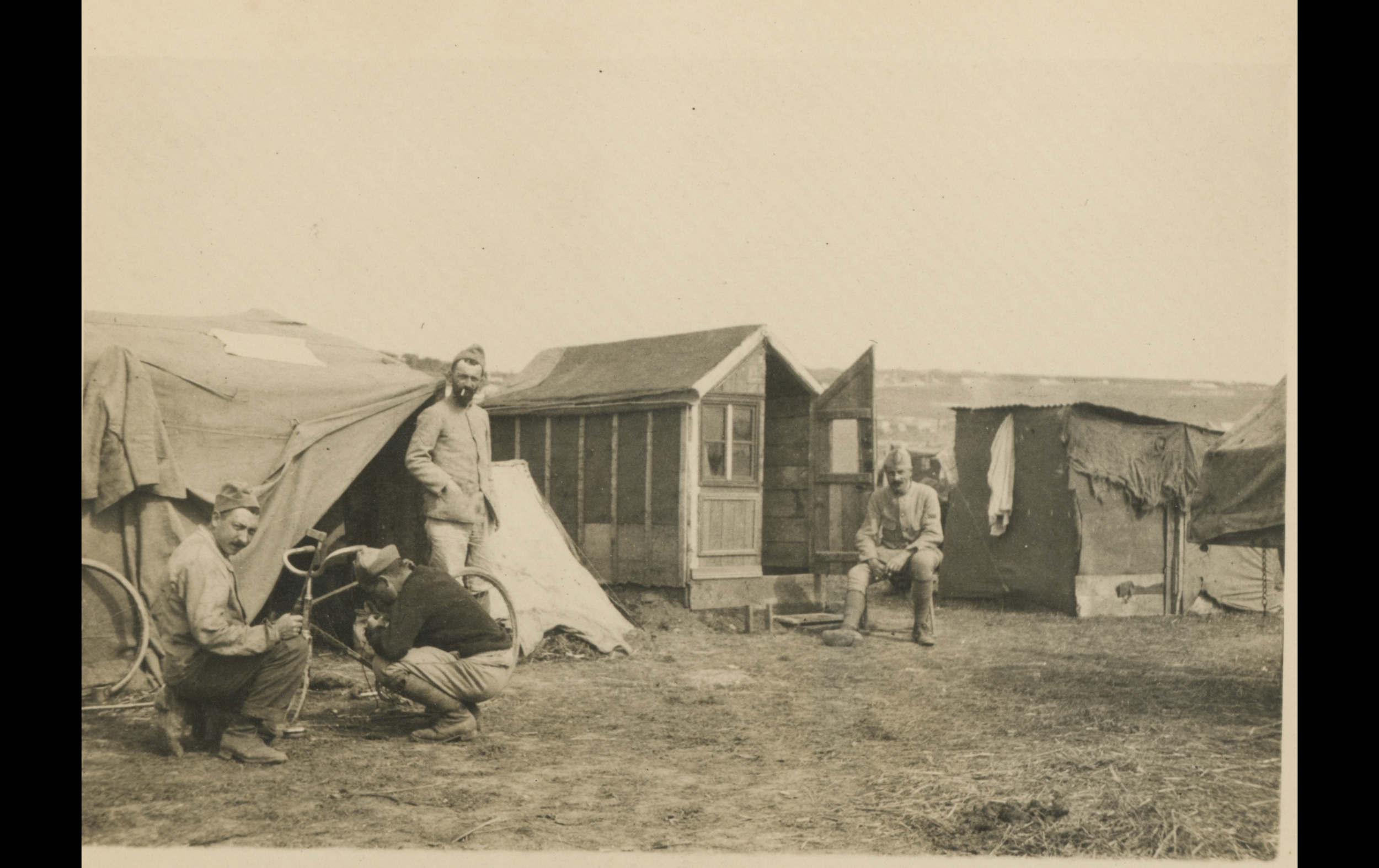 (16.27.4.A) Group photo of artillerymen at camp
Date: September 24th 1916
Location: Bray, France (27)
Unit: ?
Author: ?
Present in the photo: ?