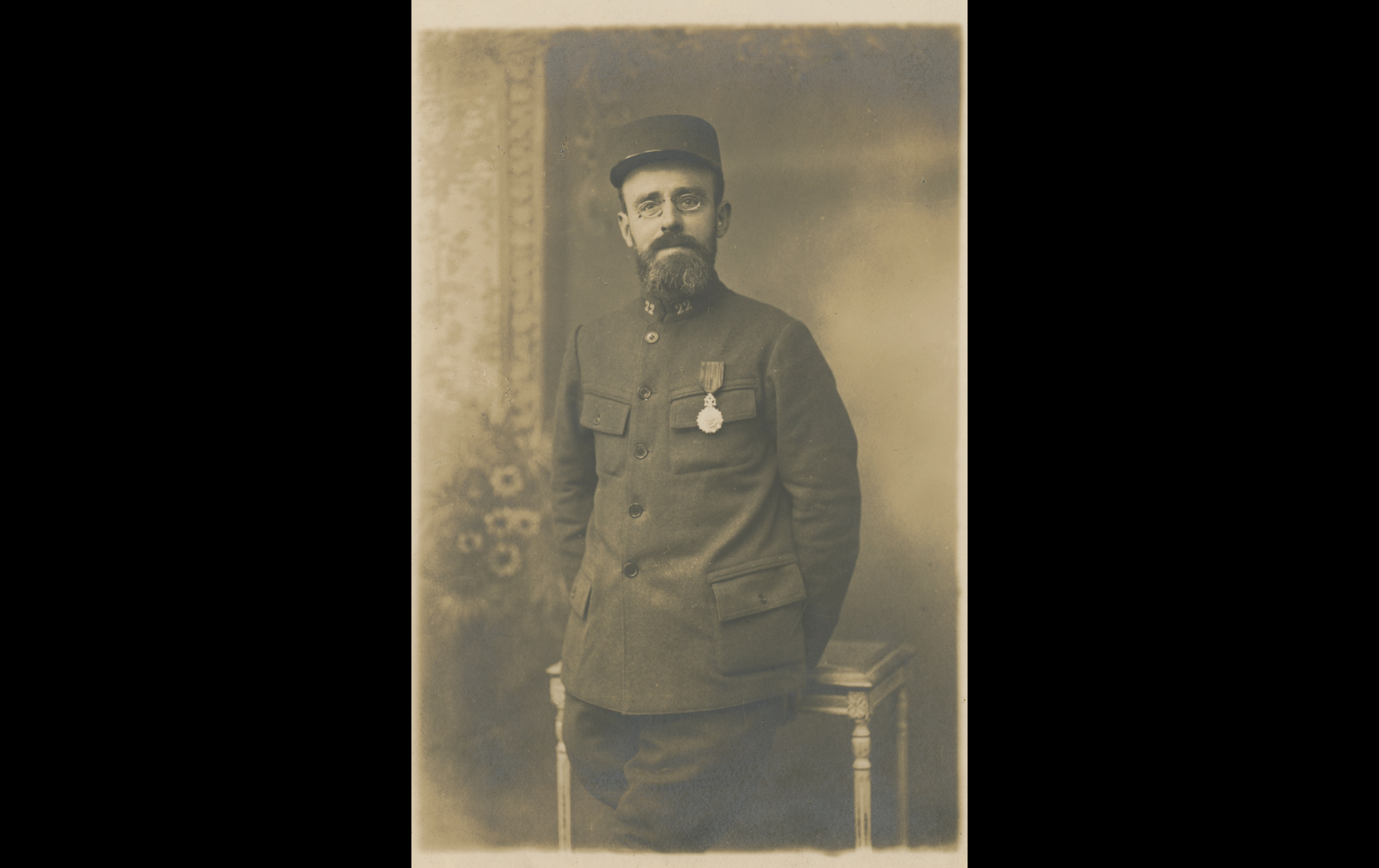 (16.78.A) Portrait of nurse Ernest Louis Emile DELARBRE
Date: c.1916 - 1918
Location: Studio
Unit: 22nd Section of Military Nurses
Author: Ernest Louis Emile DELARBRE
Present in the photo:
1. Ernest Louis Emile DELARBRE (Mle 4041)
FM:  tinyurl.com/mr