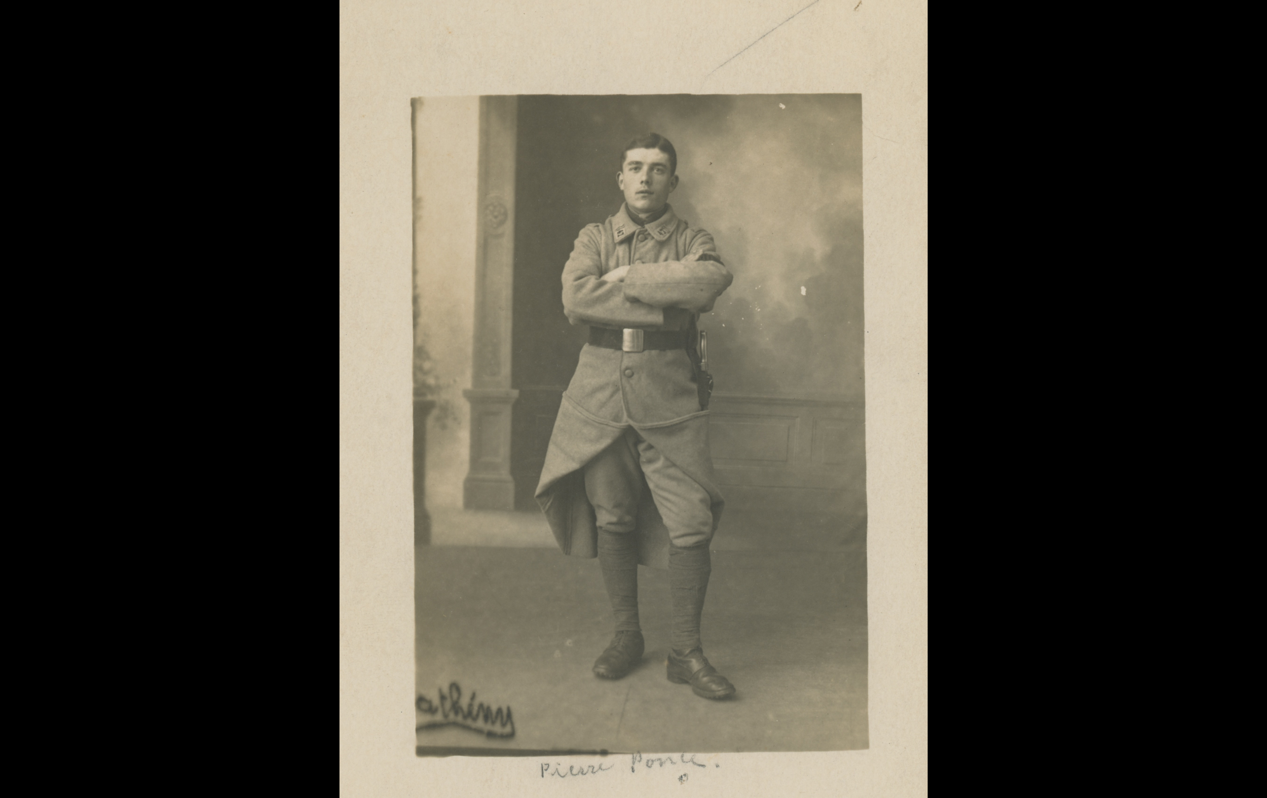 (16.76.A) Portrait of infantryman Pierre Charles PONCE
Date: c.1916
Location: Studio
Unit: 47th Infantry Regiment
Author: ? 
Present in the photo:
1. Pierre Charles PONCE (Mle 2316)
FM:  tinyurl.com/34y4dpyh 