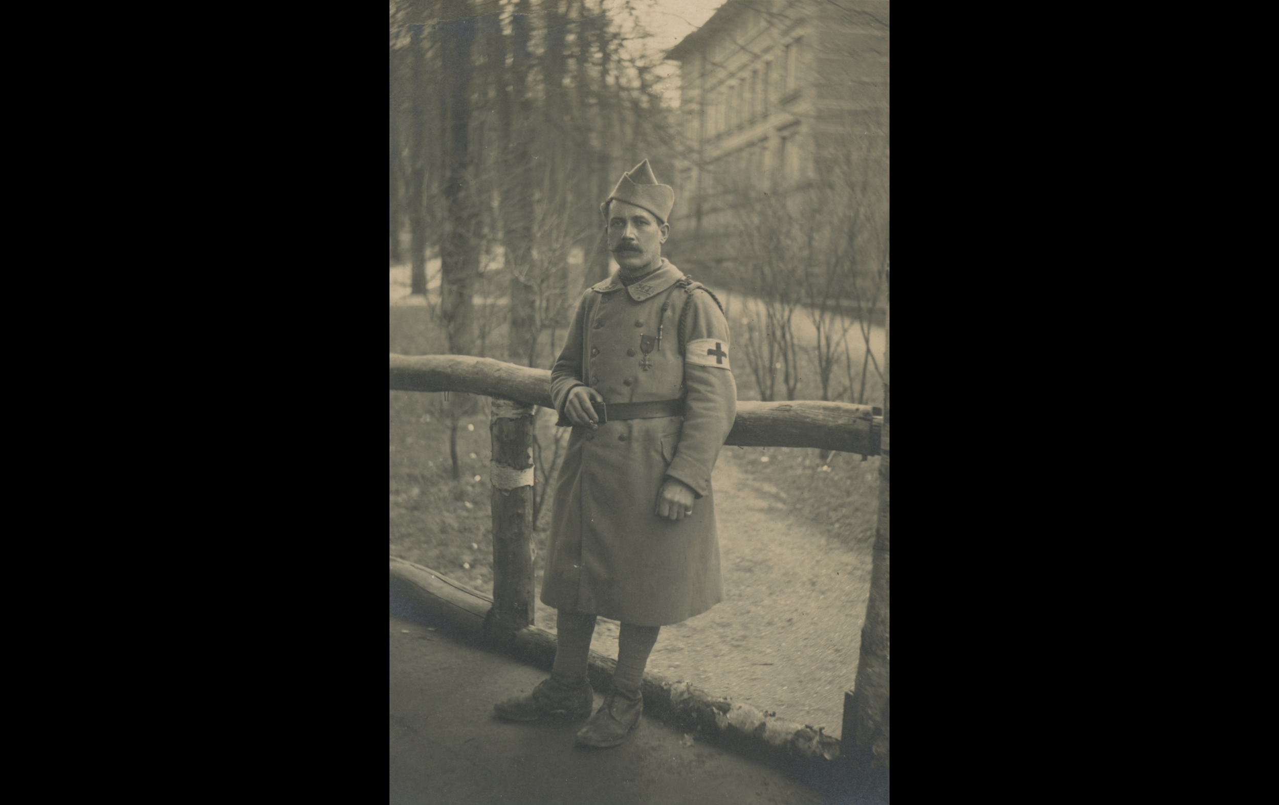 (18.6.A) Portrait of an infantryman of the 367th Infantry Regiment
Date: c.January 1919
Location: ?
Unit: 367th Infantry Regiment
Author: ?
Present in the photo: ?