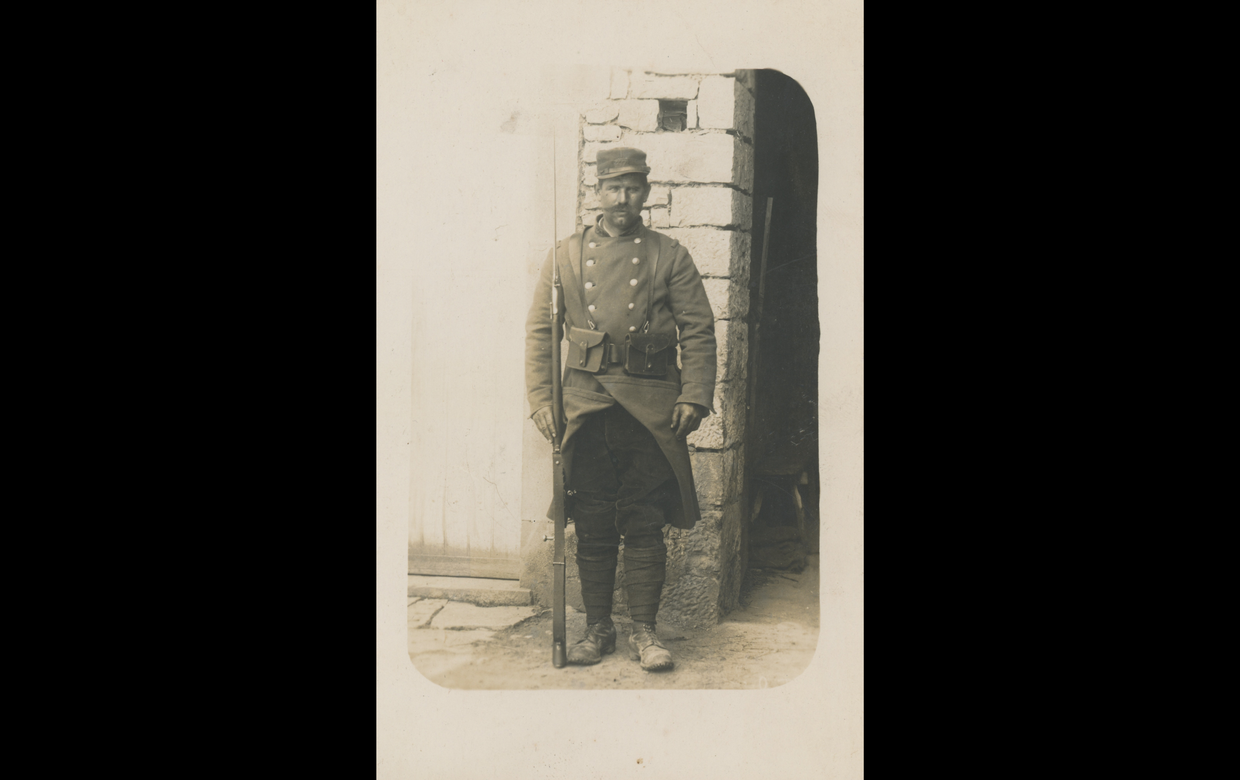 (15.75.A) Portrait of infantryman Alphonse LEPINE
Date: 1915
Location: ?
Unit: 37th Territorial Infantry Regiment
Author: Alphonse LEPINE
Present in the photo:
1. Alphonse LEPINE (Mle 1764) MPLF 1.8.1918 ✝
FM:  tinyurl.com/2kjnv4ex 