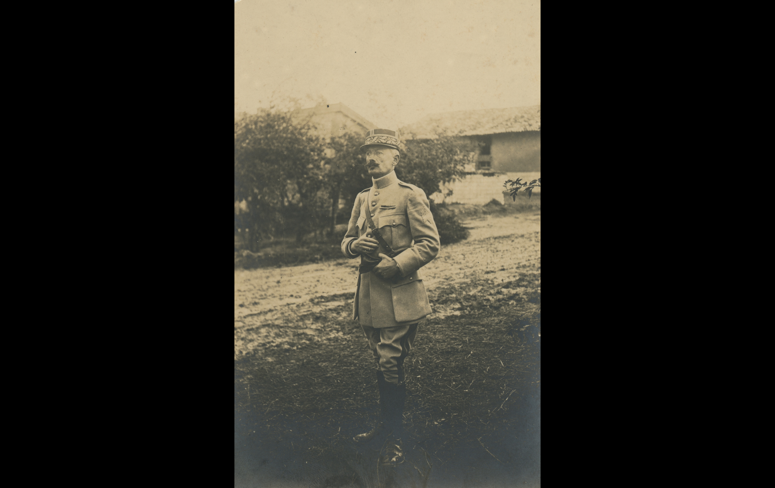 (18.16.A) Portrait of Brigade General Claude Martin François Joseph SPIRE
Date: October 24th 1918
Location: ?
Unit: ?
Author: Claude Martin François Joseph SPIRE
Present in the photo: 
1. Claude Martin François Joseph SPIRE (Mle 2037)
FM:  tinyurl.co