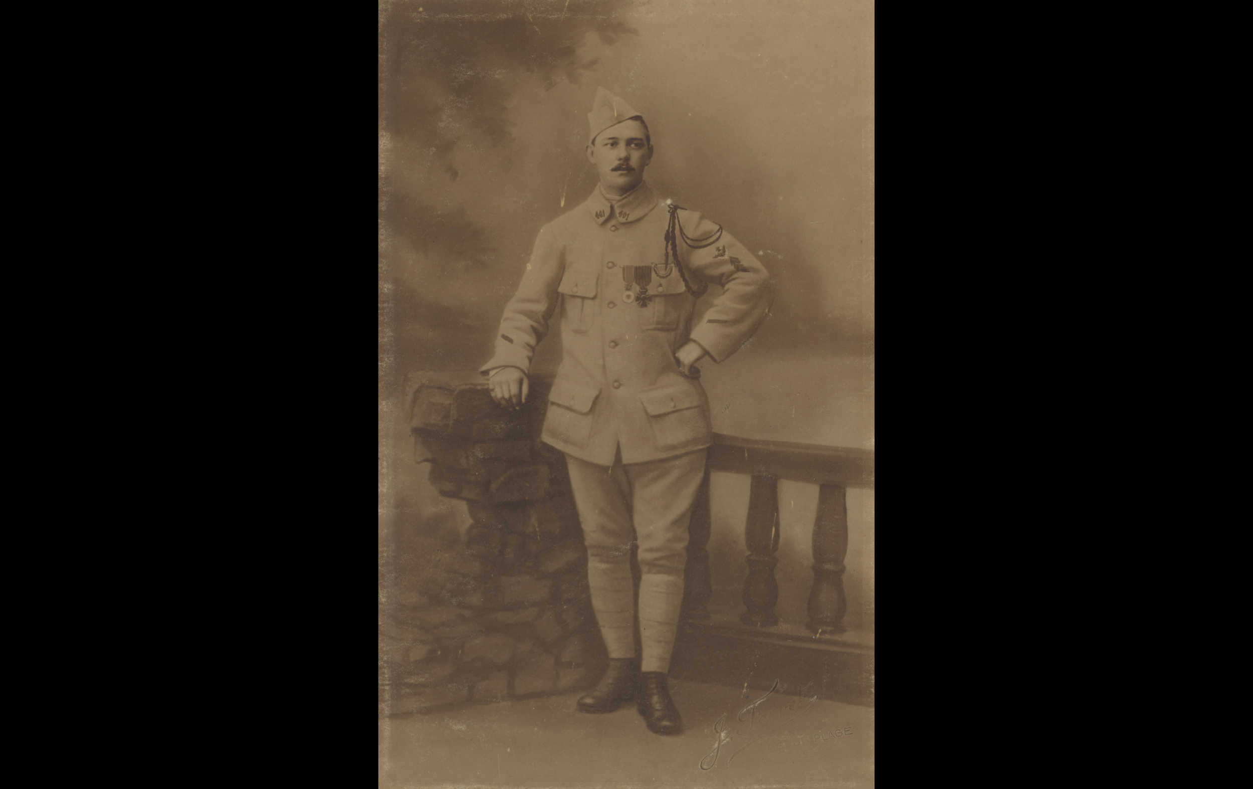 (18.34.A) Portrait of infantryman Maurice Edmond Jules DOUEZ
Date: c.1918
Location: Studio
Unit: 1st Aviation Group
Author: ?
Present in the photo:
1. Maurice Edmond Jules DOUEZ (Mle 615) MPLF 15.10.1918 ✝
FM:  tinyurl.com/nhwk3cum 