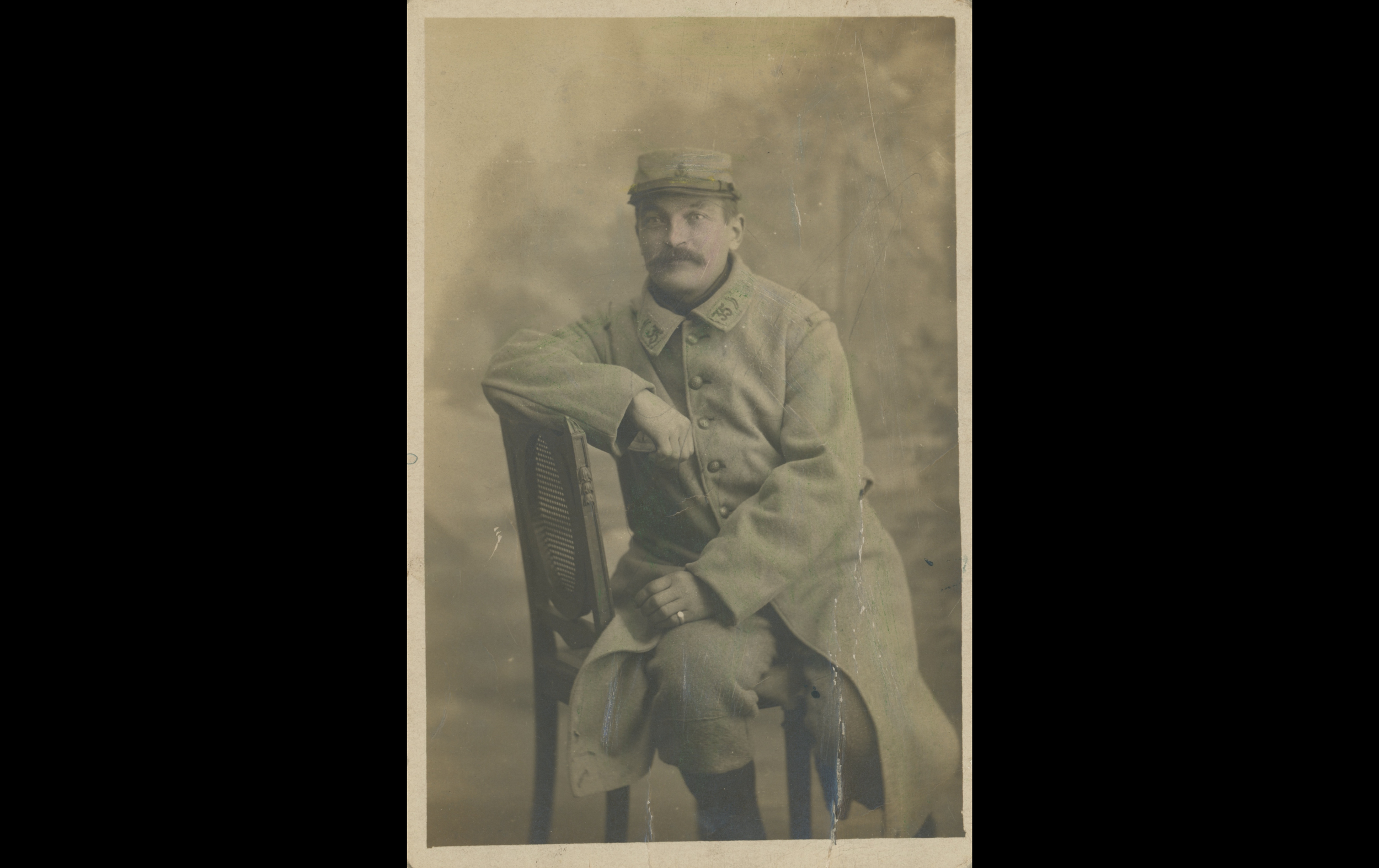 (15.69.A) Portrait of infantryman Louis Arnold Adolphe AUREL
Date: c.1915 - 1916
Location: Studio
Unit: 35th Colonial Infantry Regiment
Author: ?
Present in the photo:
1. Louis Arnold Adolphe AUREL (Mle 1149)
FM:  tinyurl.com/ytkwasd5 