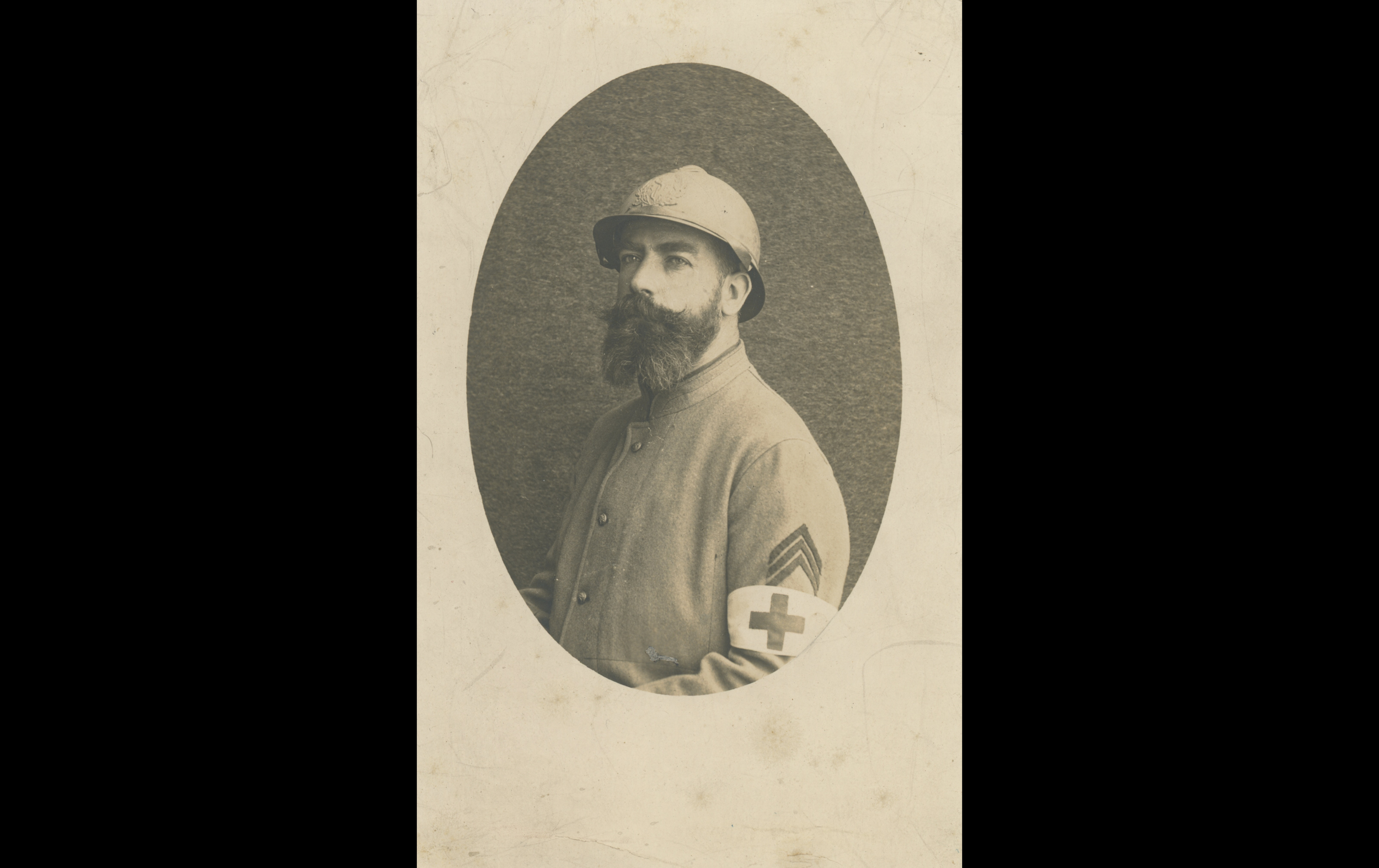 (16.41.A) Portrait of a medic of the Health Service
Date: September 1916
Location: Studio
Unit: Health Service
Author: ?
Present in the photo: ?