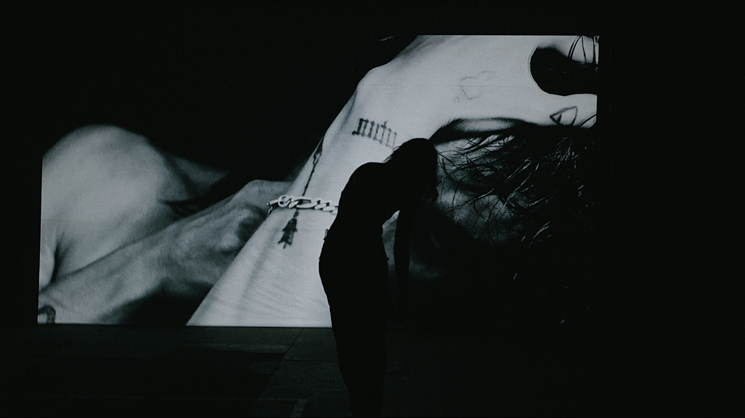 PVRIS_MONSTER39.png