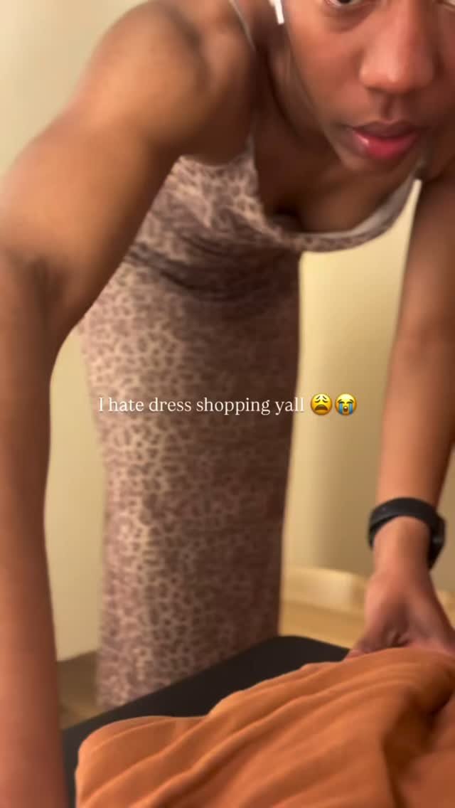 Pick a dress with me 💃🏽
#personaltrainer #cocktaildress #GRWM