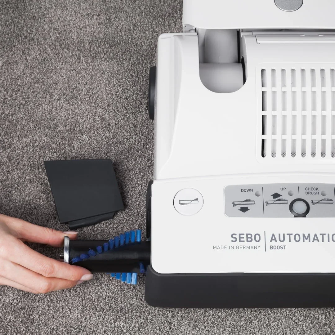 SEBO_AUTOMATIC_X_Brush_Roller_Removal.jpg.webp