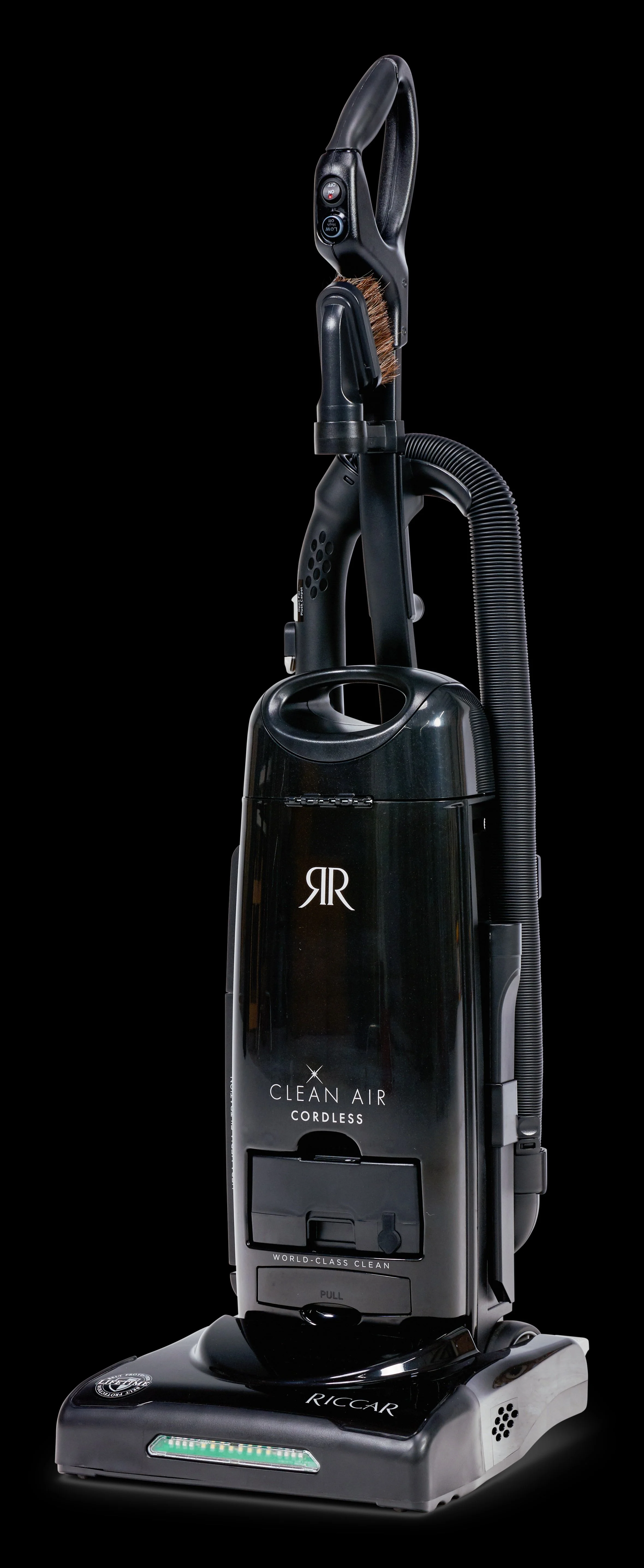 RV R27CVStudioPhoto_3QL.jpg