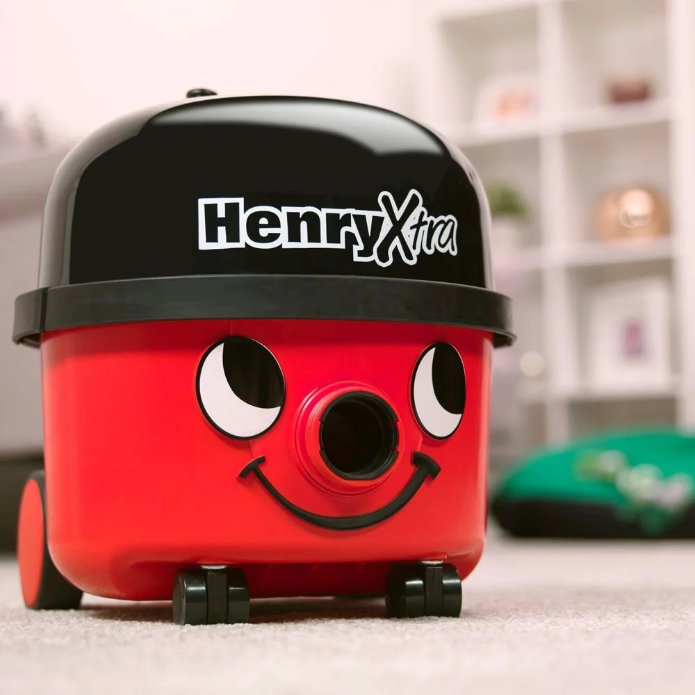 06-henry-xtra-160-living-room.jpg