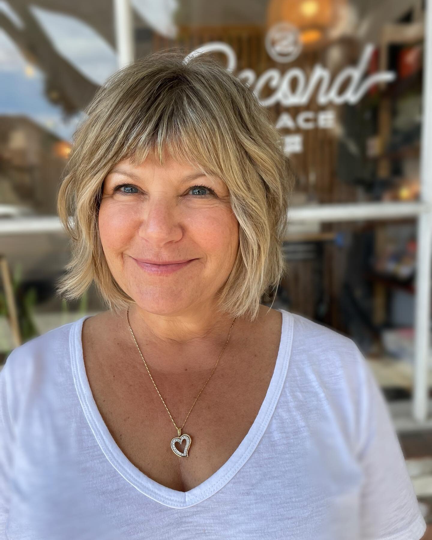 Fresh cut and color for my dearest Laura. Isn&rsquo;t she the cutest!!? 

Thanks for your many years of trust and loyalty. 🫶

#sexyhaircut #flirtyhair 
#maturehairstyles #womenover40 #pixiebob #shortshaggybob #encinitassalon