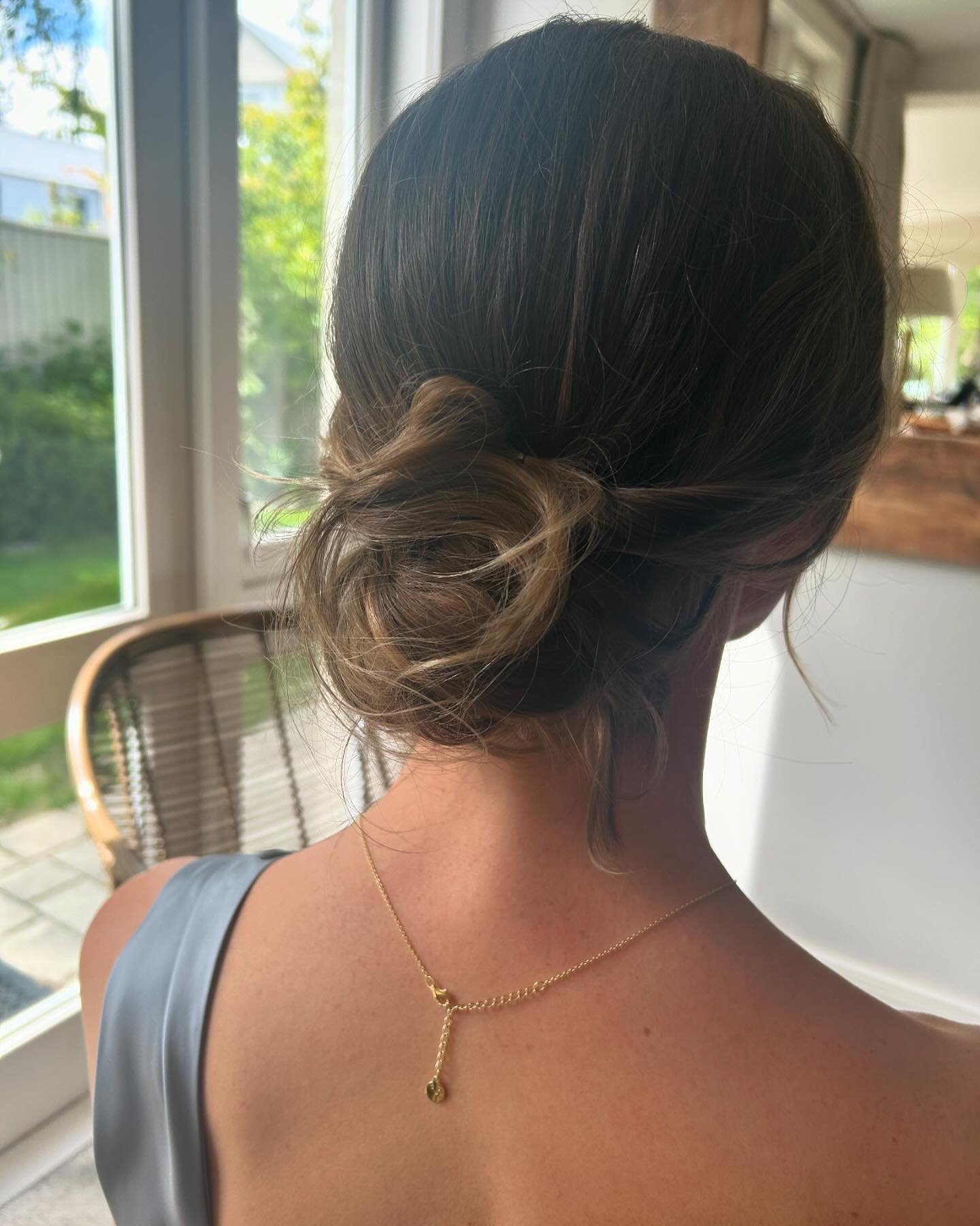 A cute little messy from the weekend.

Hair by me 

#nzmakeupartist #bridalhairandmakeup #weddingmakeup #bridalhair #bridalmakeup #queenstownwedding #queenstownmakeupartist #wanakamakeupartist #glowyskin #naturalmakeup #naturalweddingmakeup #realmake