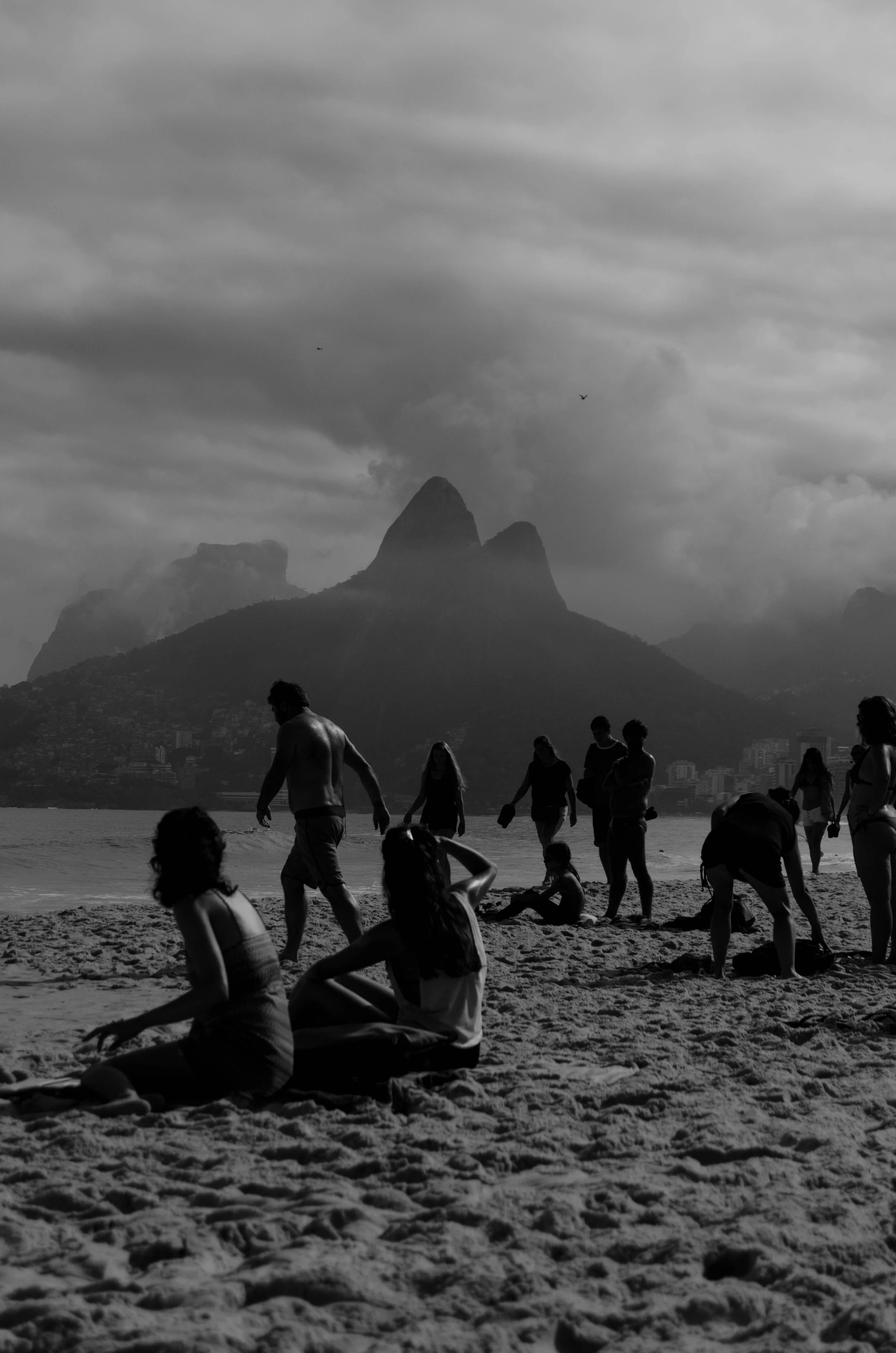 The Ipanema Dawn Soundscape: What Morning Stillness Reveals About Rio's Soul