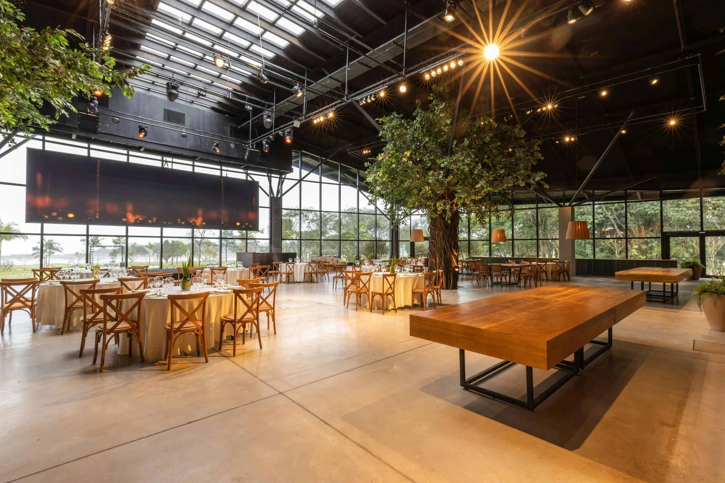 NEW CONSTRUCTION - EVENT/ BANQUET HALLS INDOOR/ OUTDOOR TURNKEY PROJECTS IN PROSPER, CELINA, MCKINNEY, MELISSA, NORTHLAKE, FRISCO. BUYING AND LEASE OPTION AVAILABLE. MINIMUM DIVISIBLE 5000 SQ FT. 20-22 FEET HIGH CEILINGS (SAMPLE PICTURE)