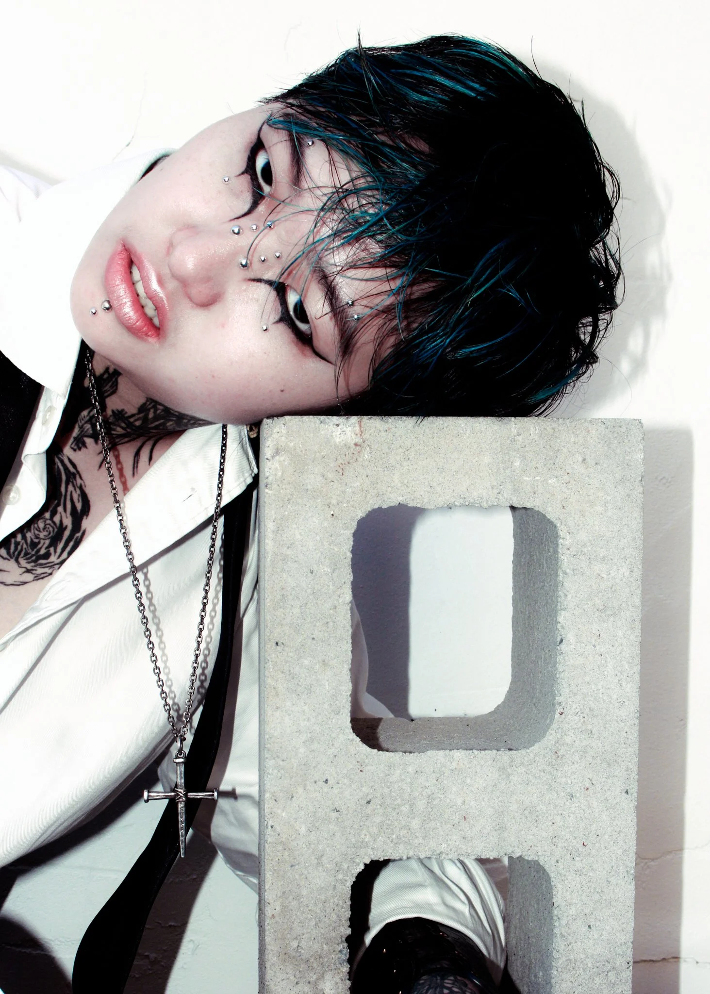 @uno.studios_

Creative Directors/Producers 
@pennymelick @maevesullivann

Photographers: @1998rw @tommm.hearn
BTS: @nannas.doily
Assistants: @ellavni @james_motty 

Makeup Director: @rabbitsfoot333
Makeup Artists: @rabbitsfoot333 @bonsoybabe 

Styli