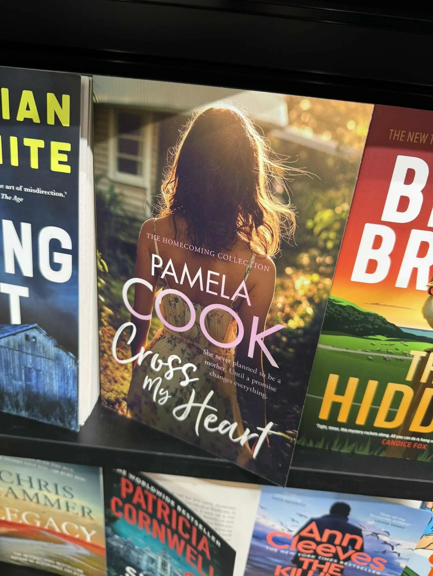 A big writing bucket list goal ticked today. ✅

Cross My Heart spotted in the wild at the Sydney domestic airport terminal, in excellent company. 

Day officially made! 🎉

#womensfiction #bookloversofinstagram #bookstoread #readersof&igrave;nstagram