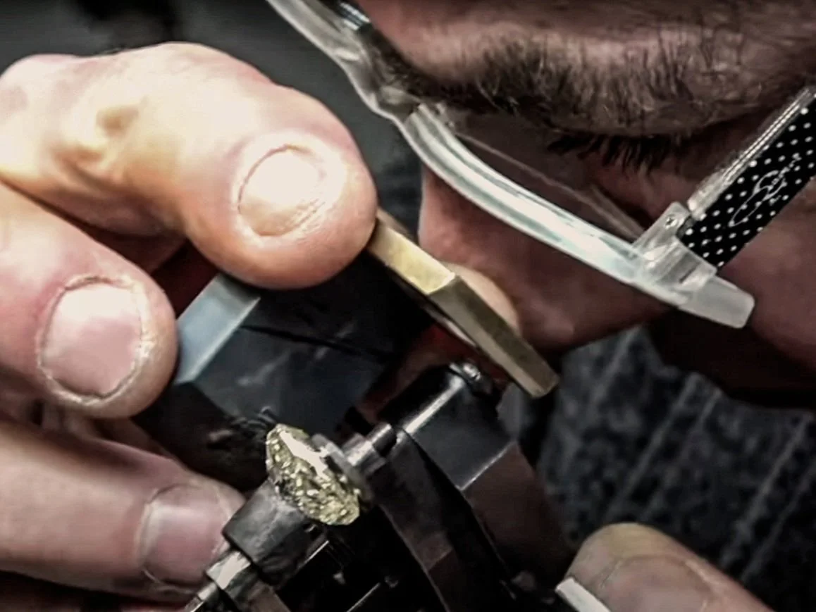 Customize your unique cremation diamond on EverDear™️