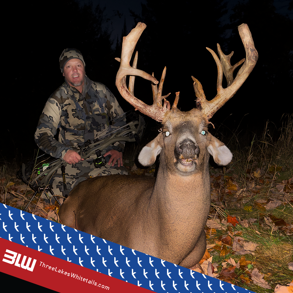 Eric at Three Lakes Whitetails using the Rack Jak Stand
