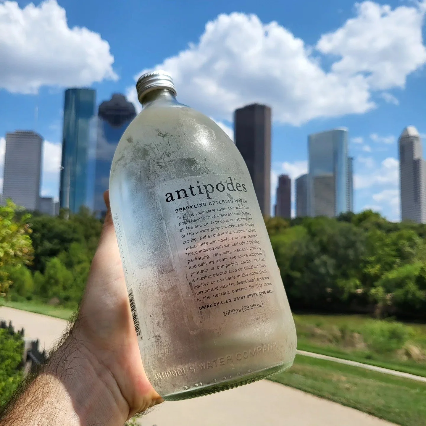 Sky's don't look like this today. Hope everyone enjoys the long weekend and stays hydrated. Much love Houston. 
@antipodes_water 
.
.
.
#stayhydrated