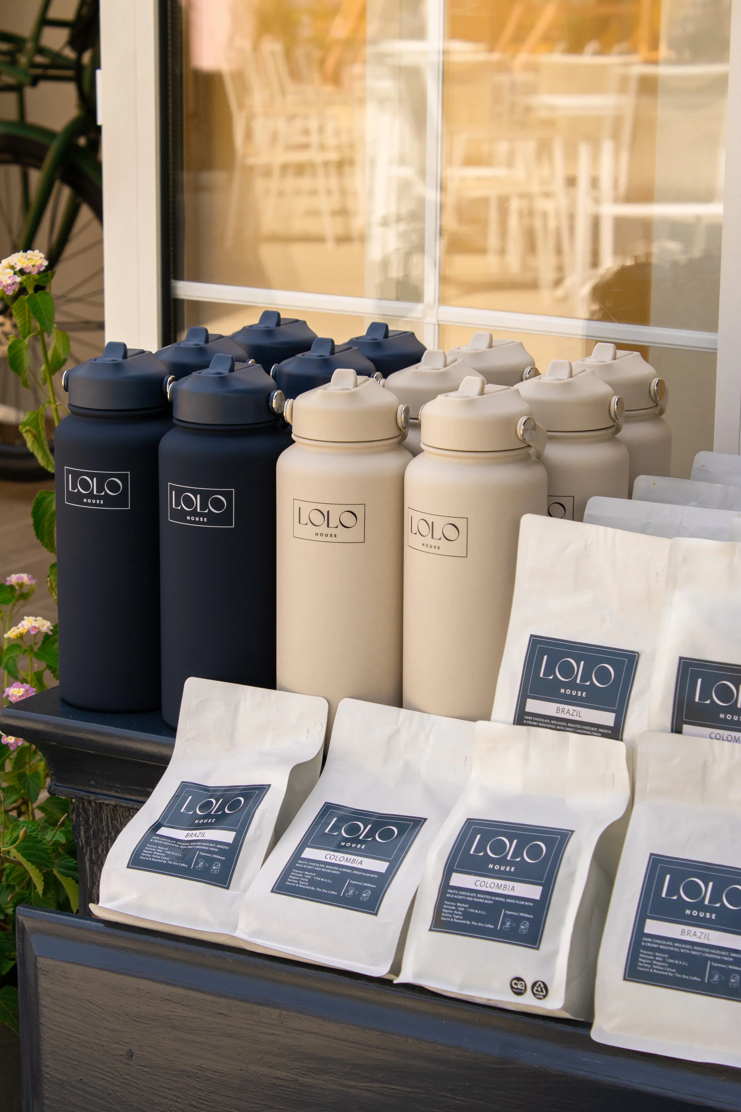 The LoLo Market Water Bottles